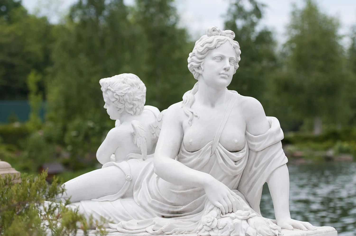 Statues inside the Ianoukovitch Mansion