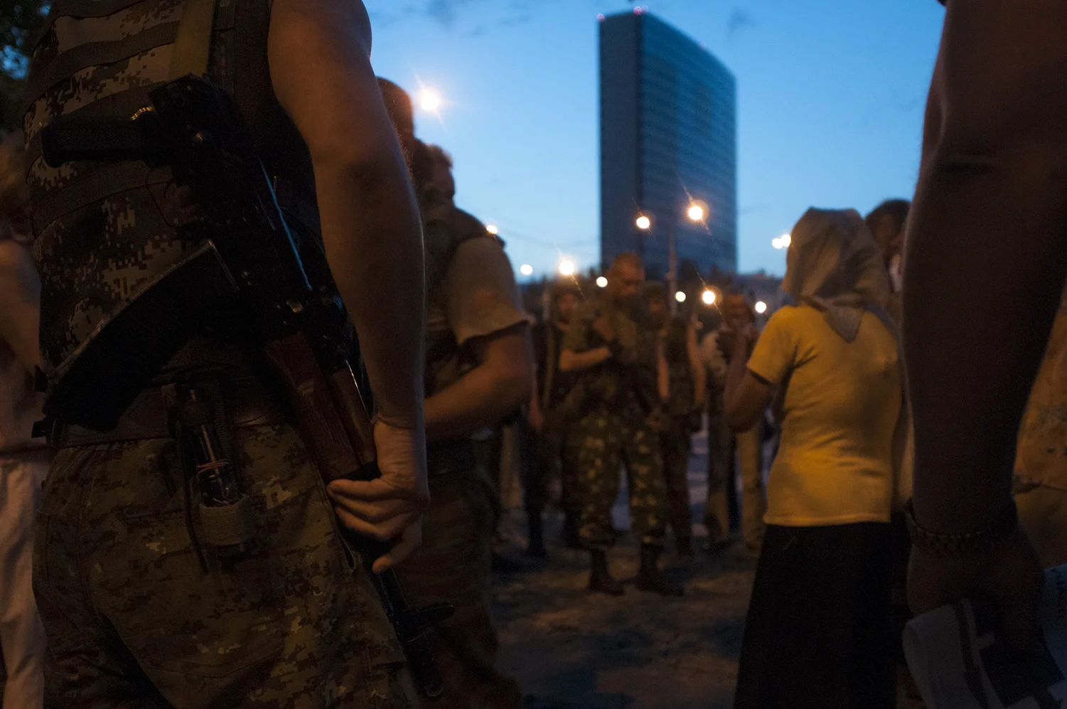 Separatist soldiers in the middle of the crowd 