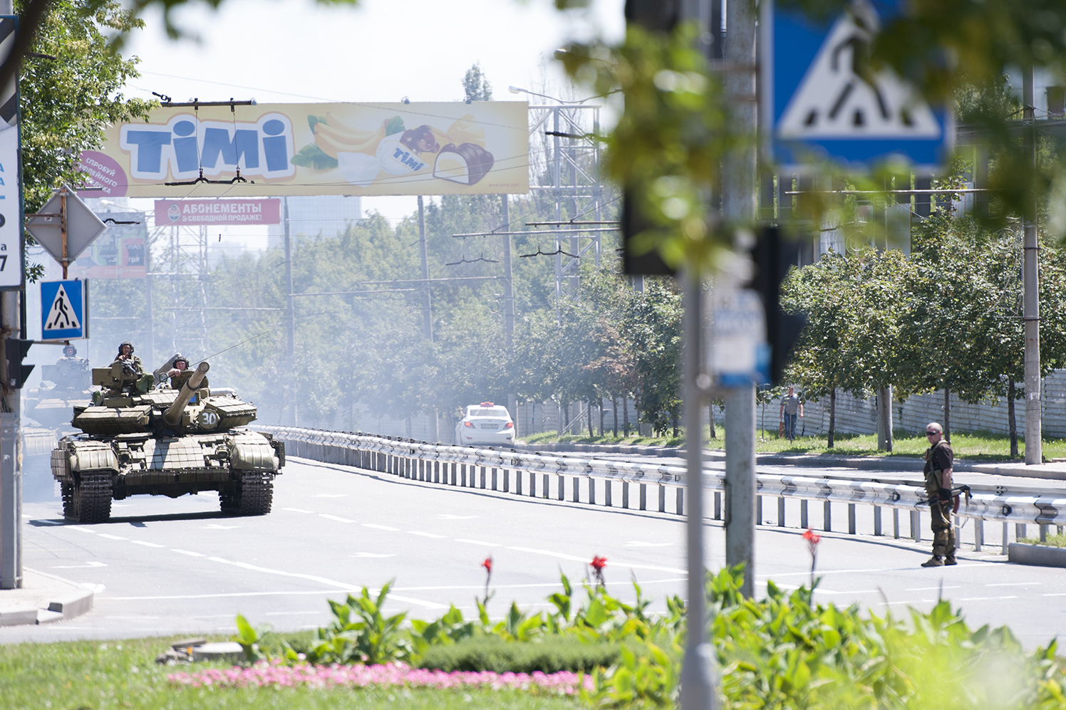 Tanks on their way to battle 