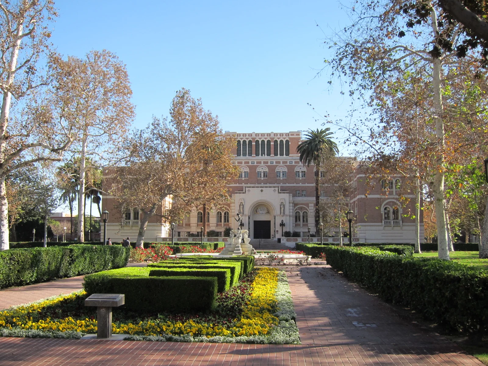 122913_USC+CSC 025.JPG