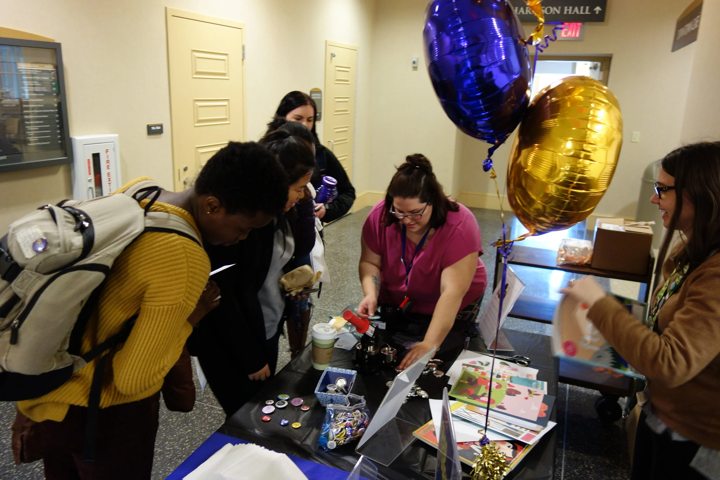 Students catch librarians at a Welcome Back Event