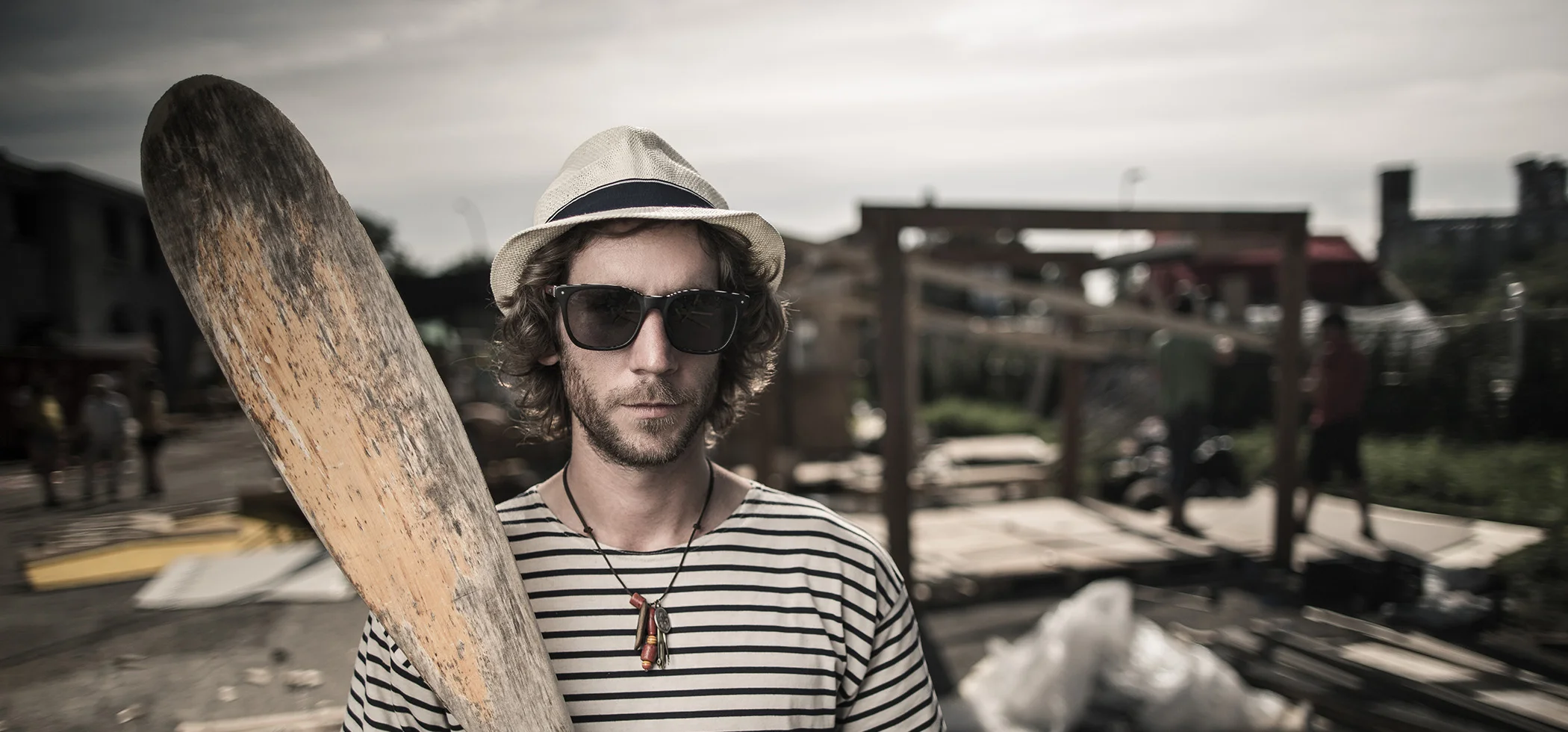 BANNER-alexandre-claude-photo-portrait-editorial-montreal-2.jpg
