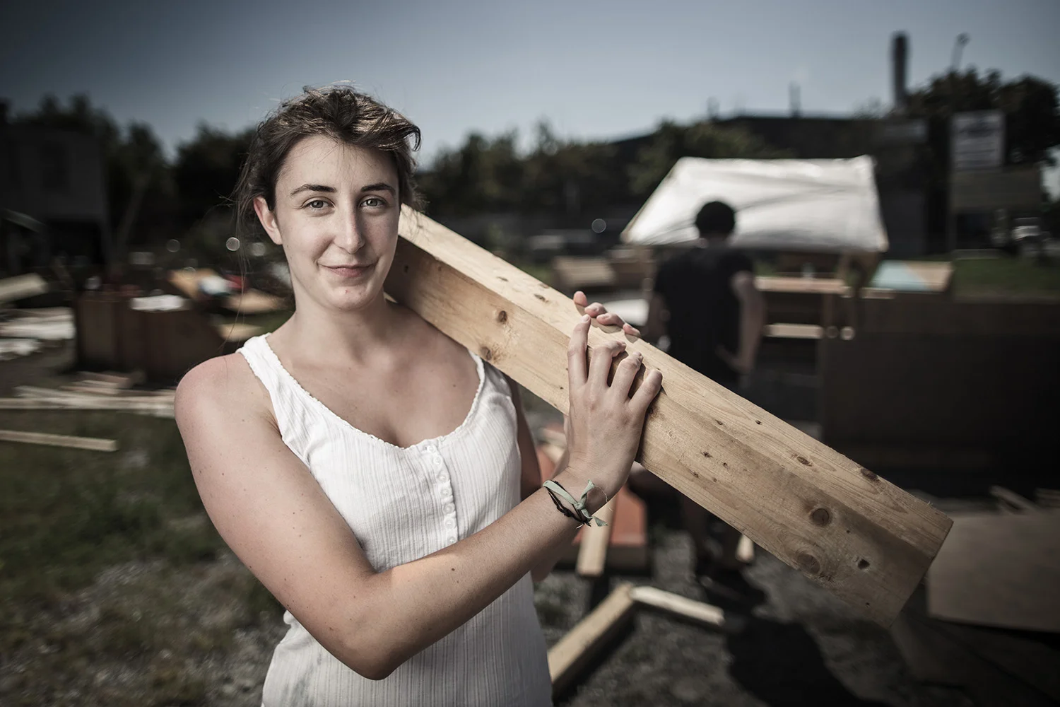 banner-bellastock-alexandre_claude-photographe-montreal-portrait-outside.jpg