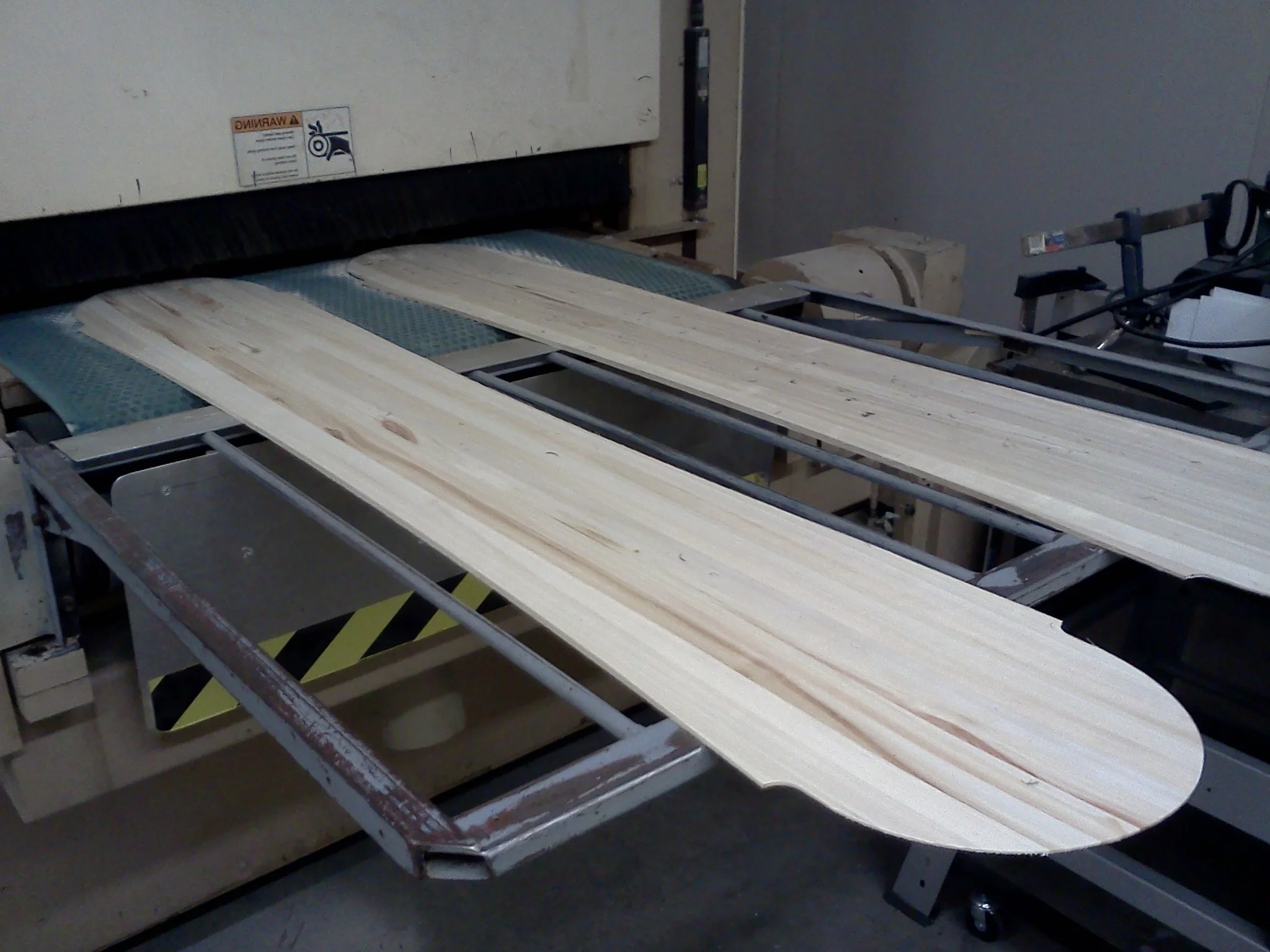 Snowboards cores out of CNC profiler