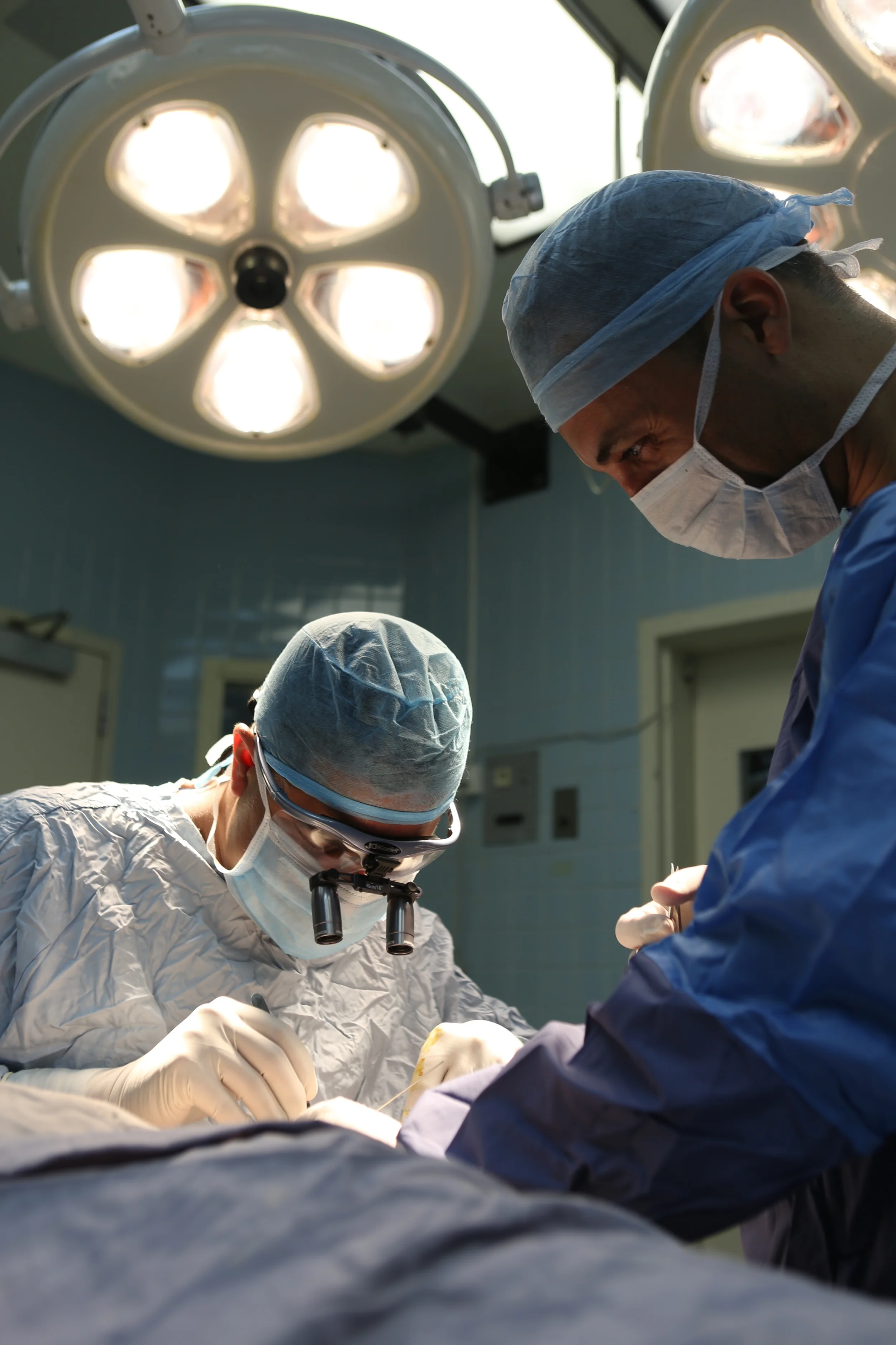 Surgeons operating on children in Amman, Jordan