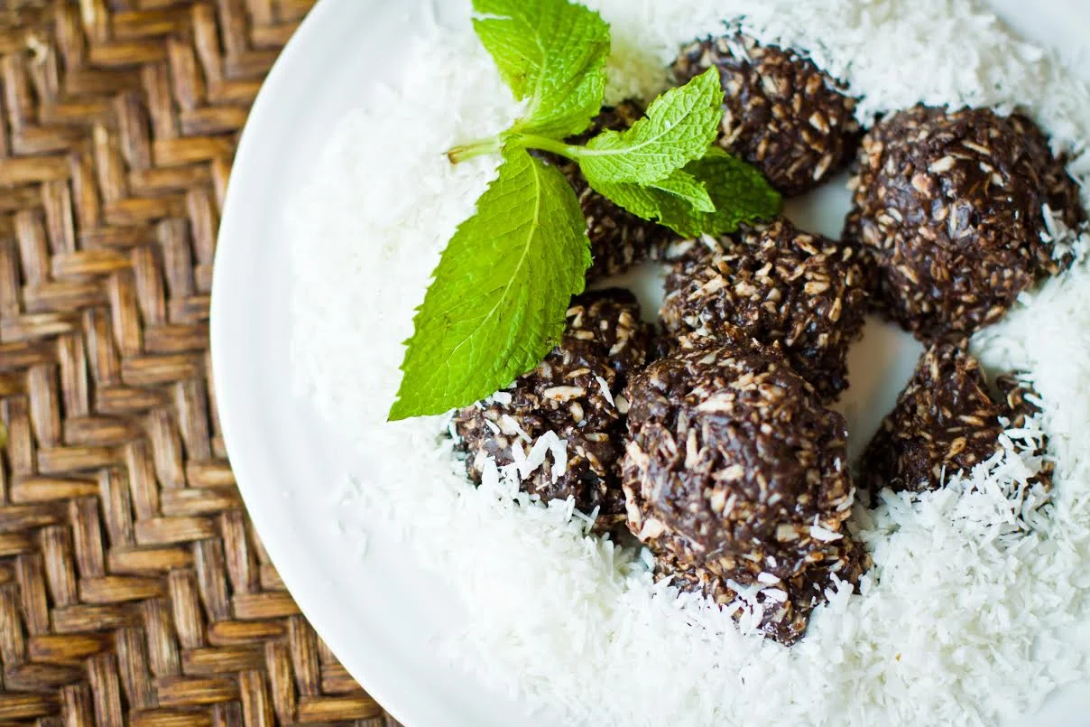  Raw Chocolate Macaroons