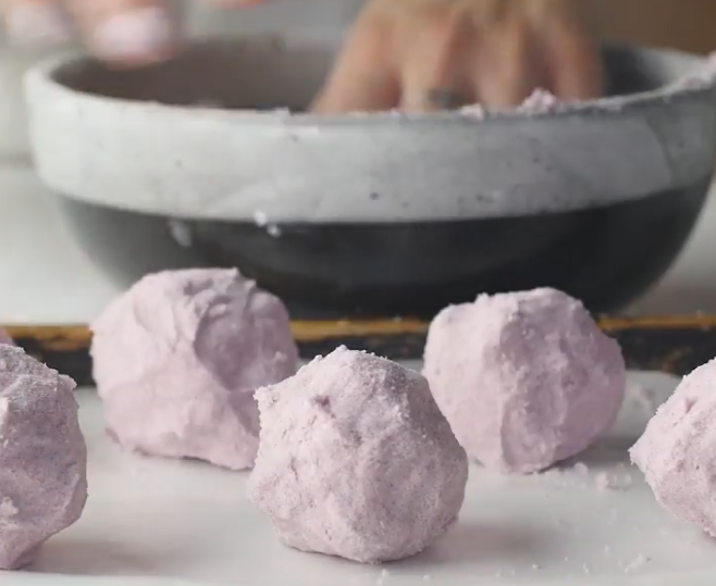 Soothing eucalyptus and lavender bath bomb 