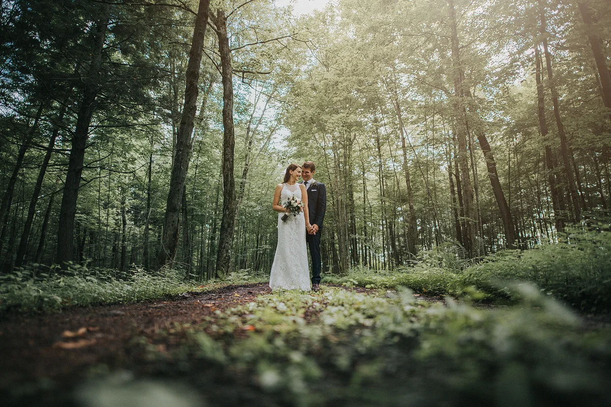 mariage-urbain-bois-evenement-victoriaville-victo-forfait-séance-couple-photo-photographie-photographe-professionnel-lesmaximes-les-maximes-portrait-de-studio-extérieur-nature-emplacement-bois-francs-région-4.jpg
