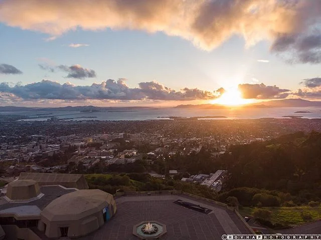 One of the best shots of the bay I&rsquo;ve made thus far. SF in clouds while Marin is shining; the golden gate connecting them.⠀
⠀
#landscapelovers #bayarea #SF #Oakland #Berkeley #aerialphotography #drones #dronestagram #dronesdaily #LandExpropriat