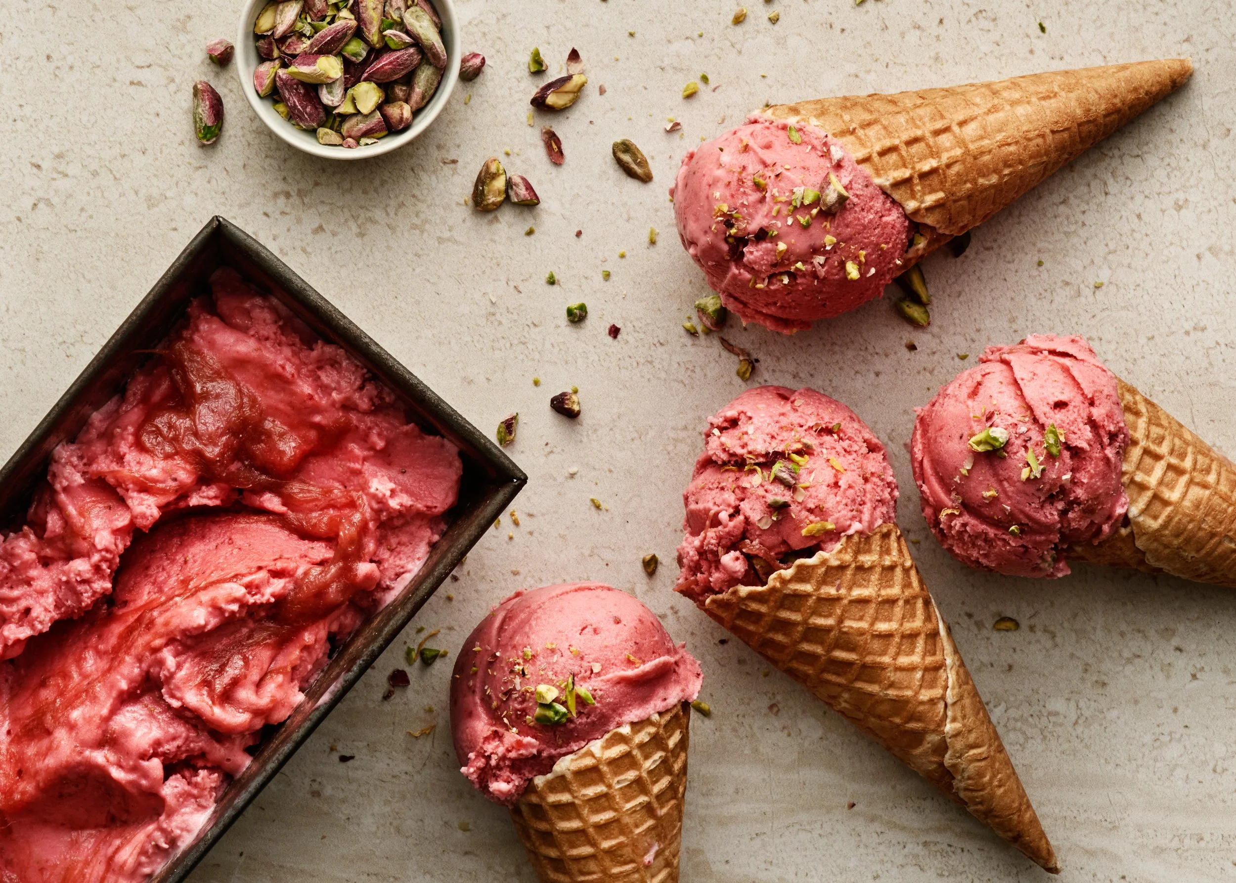 Emma Shevtzoff, Buffe, Yoghurtglass -4-2500.jpg