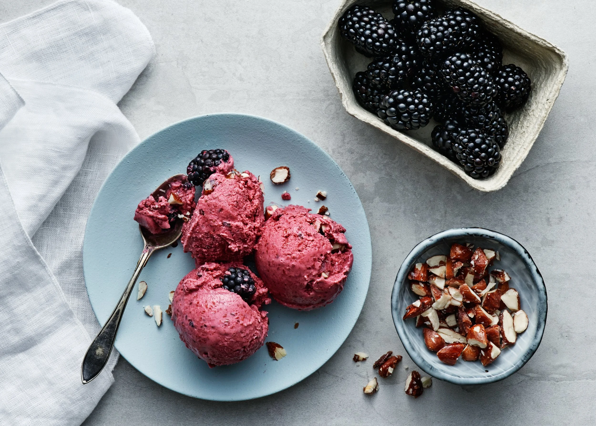 Emma Shevtzoff, Buffe, Yoghurtglass -2-2500.jpg