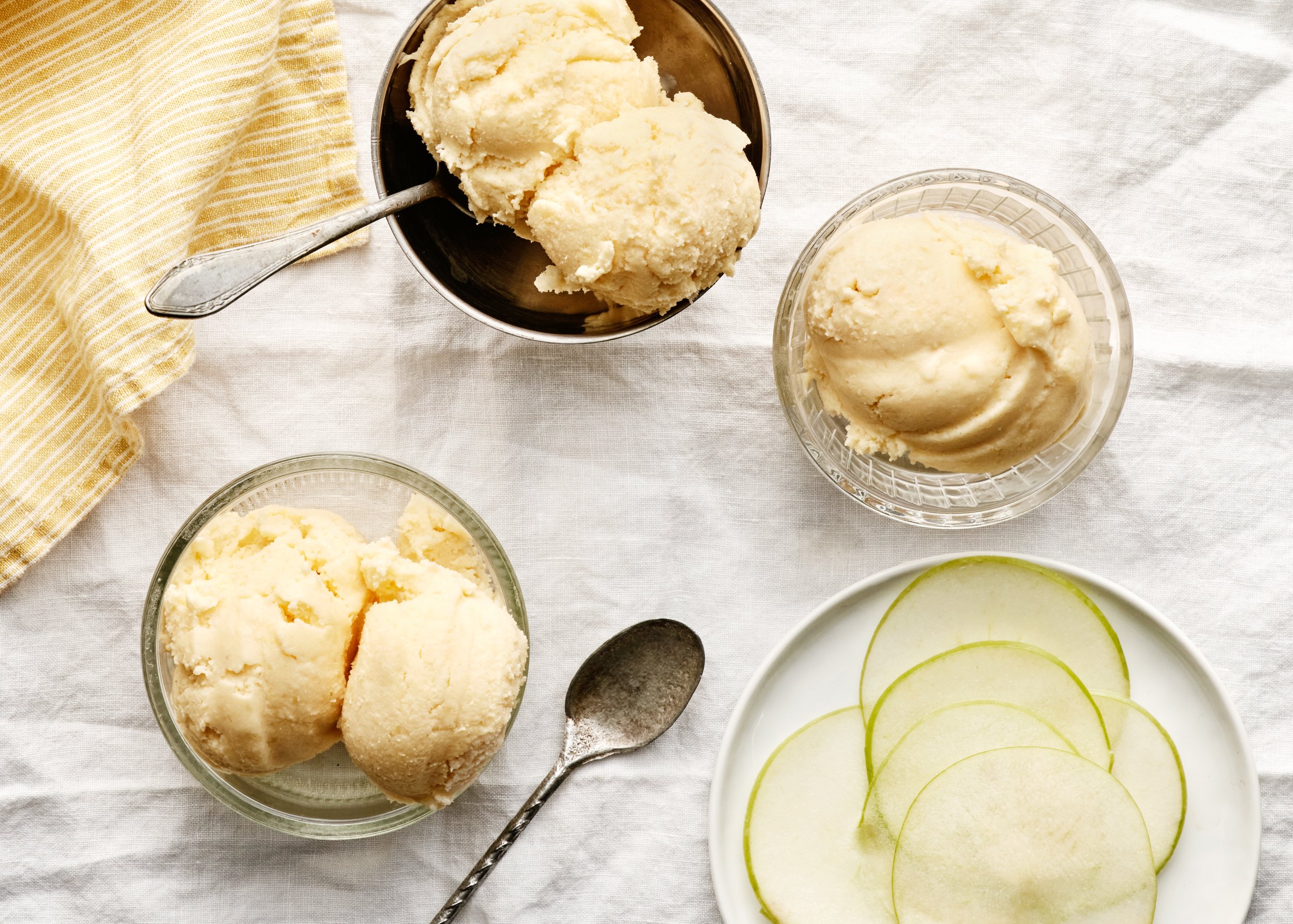 Emma Shevtzoff, Buffe, Yoghurtglass -5-2500.jpg