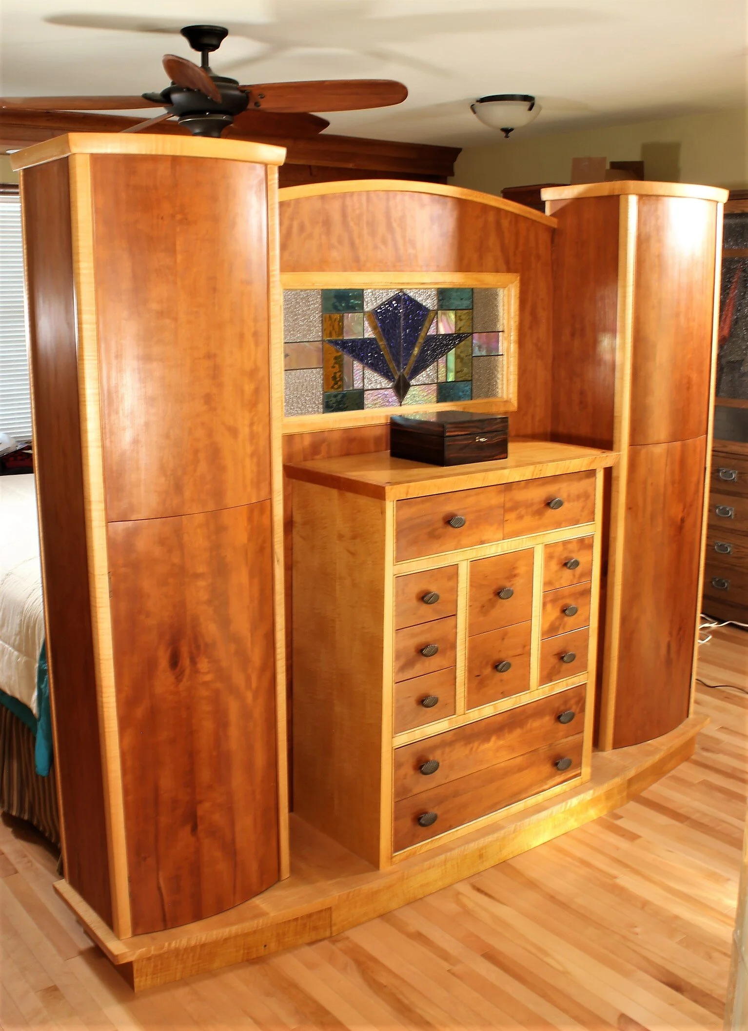 Dresser with 10 drawers sitting on platform