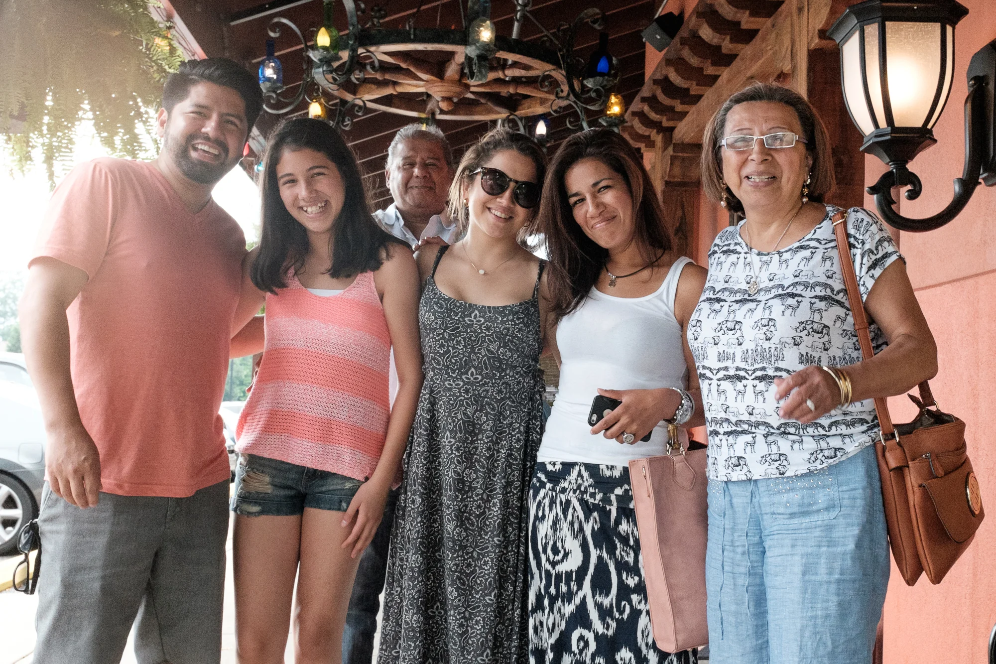 FamilyAtGuapos-27.jpg