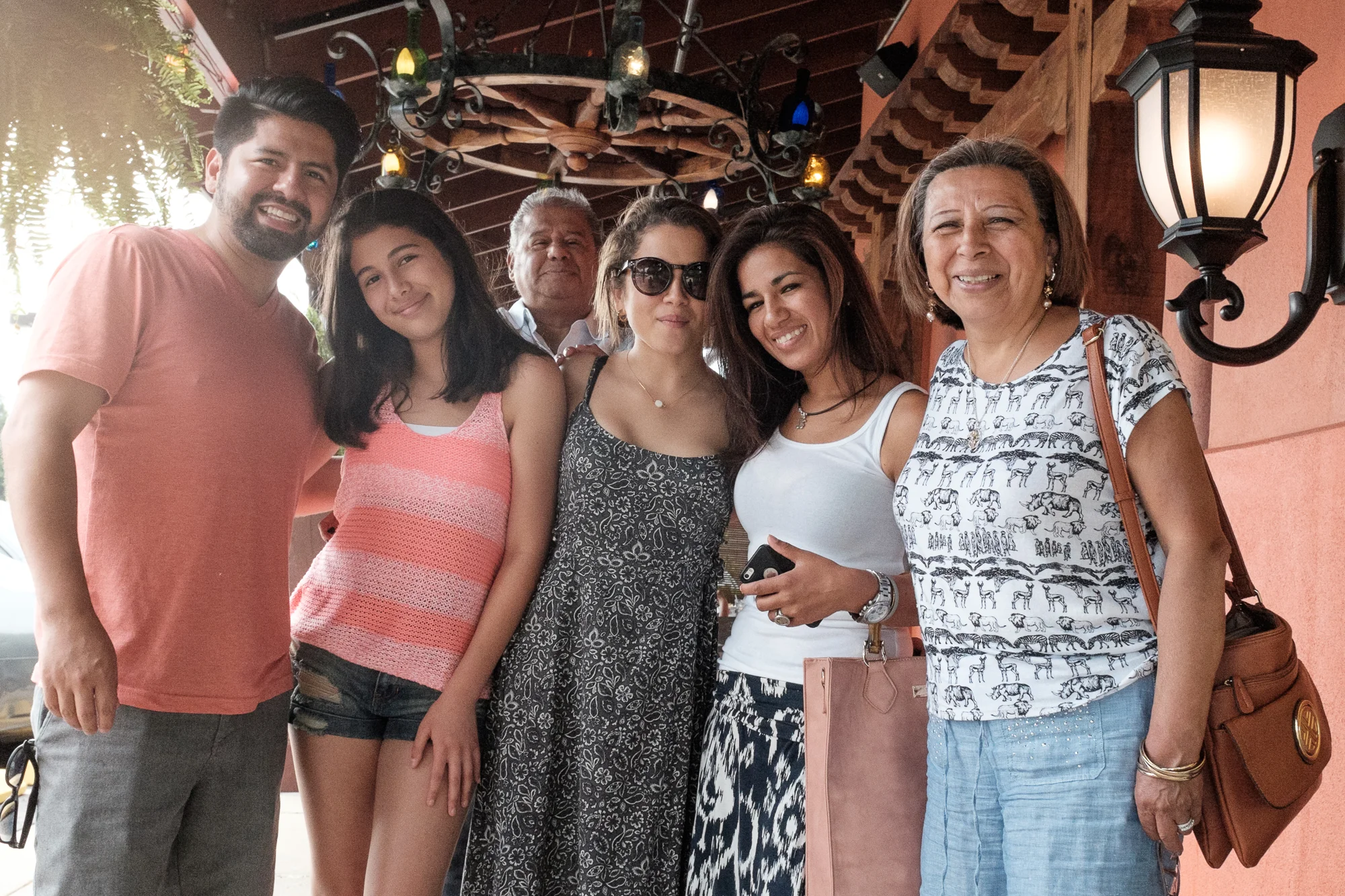 FamilyAtGuapos-28.jpg