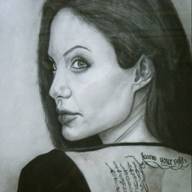#angelinajolie #charcoalportraits #celebrityportraits #portraits #pencilportraits #personalportraits #fineart #familyportraits #art #rickernstart.com