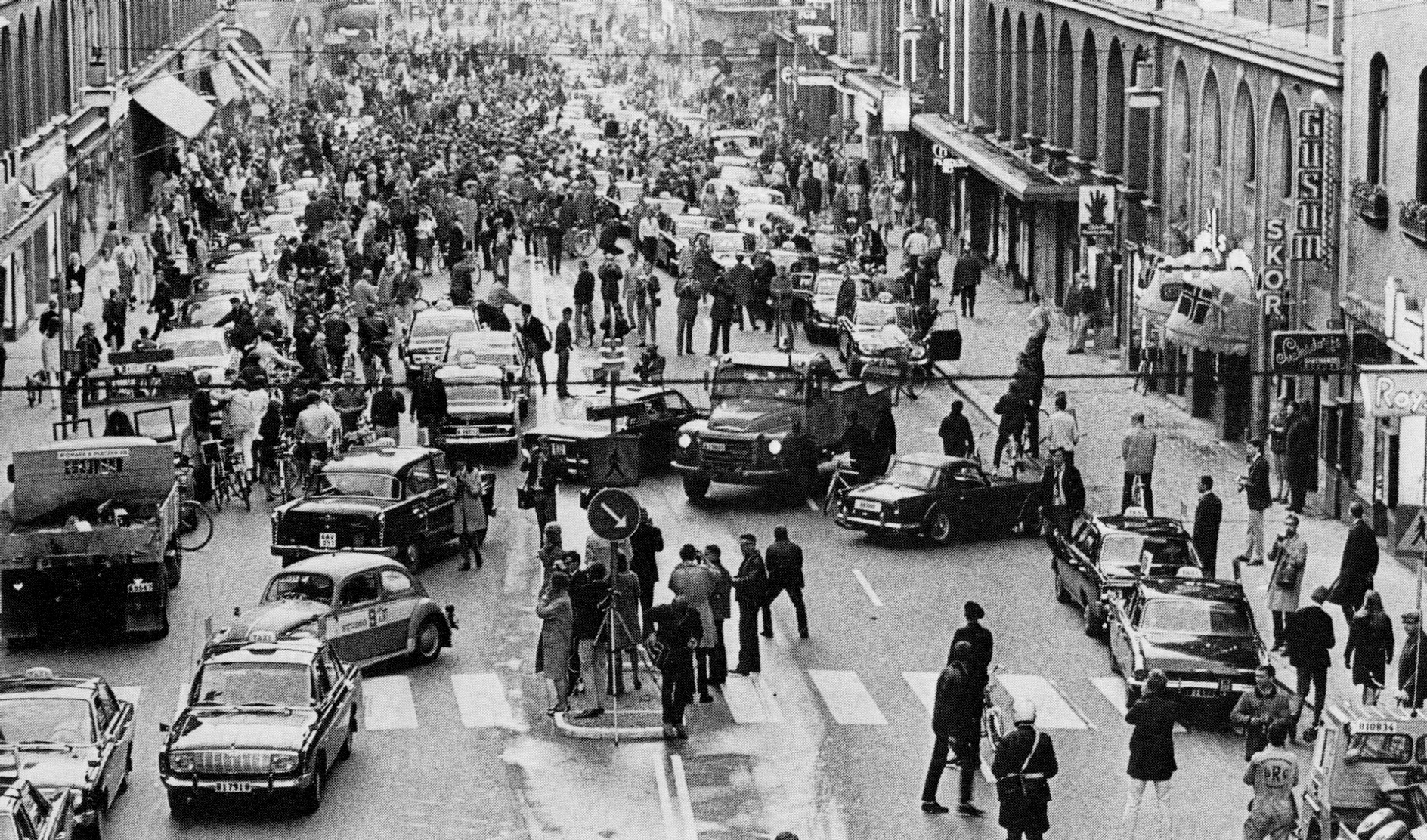 Kungsgatan, Stockholm, on Dagen H, September 3, 1967 (Source: 99% Invisible, H-Day )