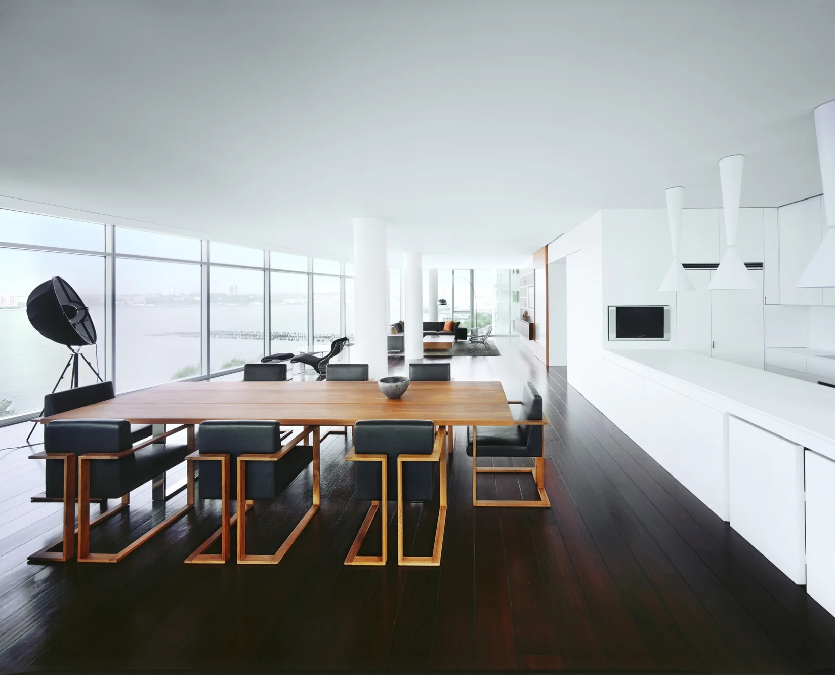 JEAN GEORGES RESIDENCE