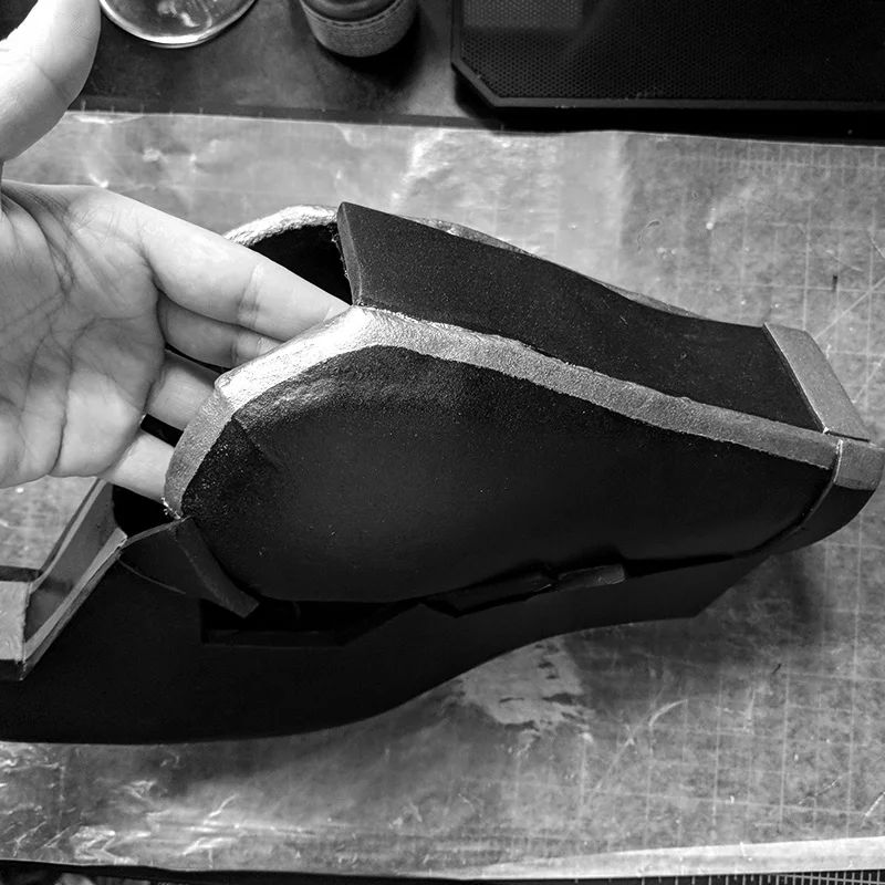 8. Painting gold trim on primed armor