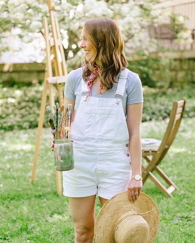 Welp, grab your straw hat, garden boots and the one you love most (aka that sweet momma of yours) because I&rsquo;m hosting a special en plein air (outdoor) workshop at the BEAUTIFUL @whitehall_house_gardens on the morning of Sunday, June 2nd. Ahhhh!