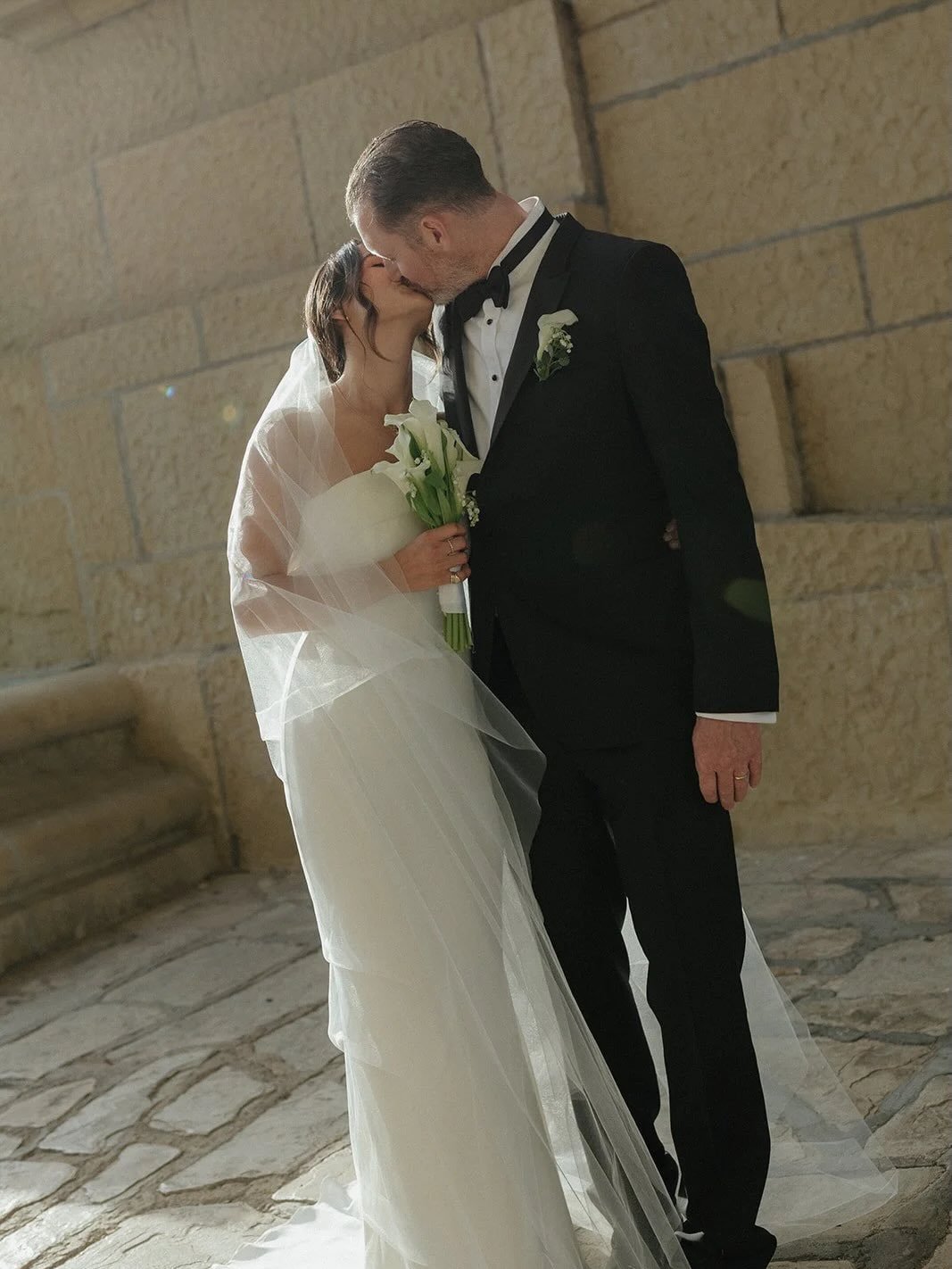The Santa Barbara Courthouse never gets old.

#santabarbaracourthouse #santabarbaracourthousewedding #howtogetmarriedatsantabarbaracourthouse #elopesantabarbara