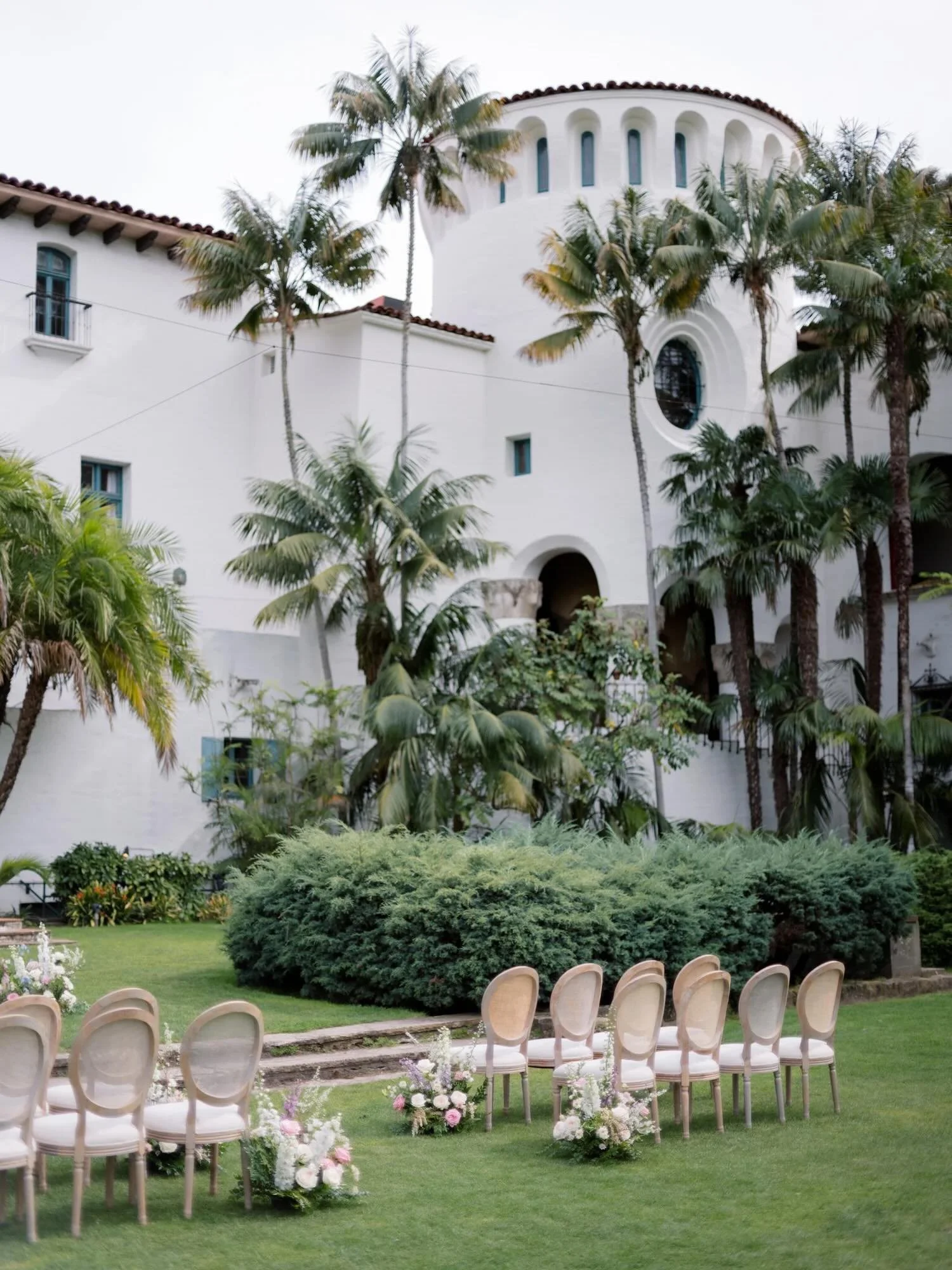 One of our favorite combos: a Santa Barbara Courthouse ceremony followed by an intimate dinner on the Channel Islands Terrace @elencanto.sb.