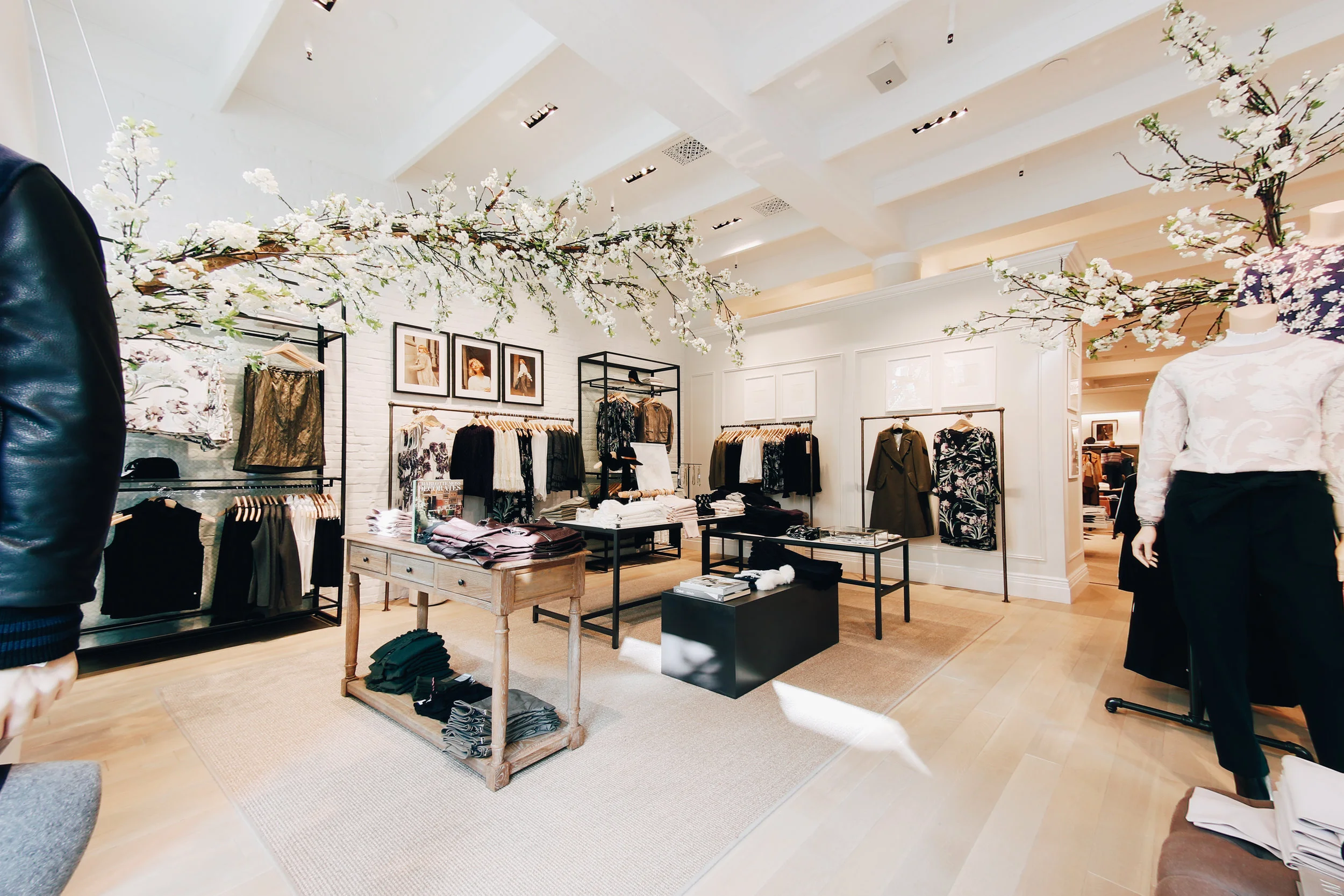 Club Monaco
