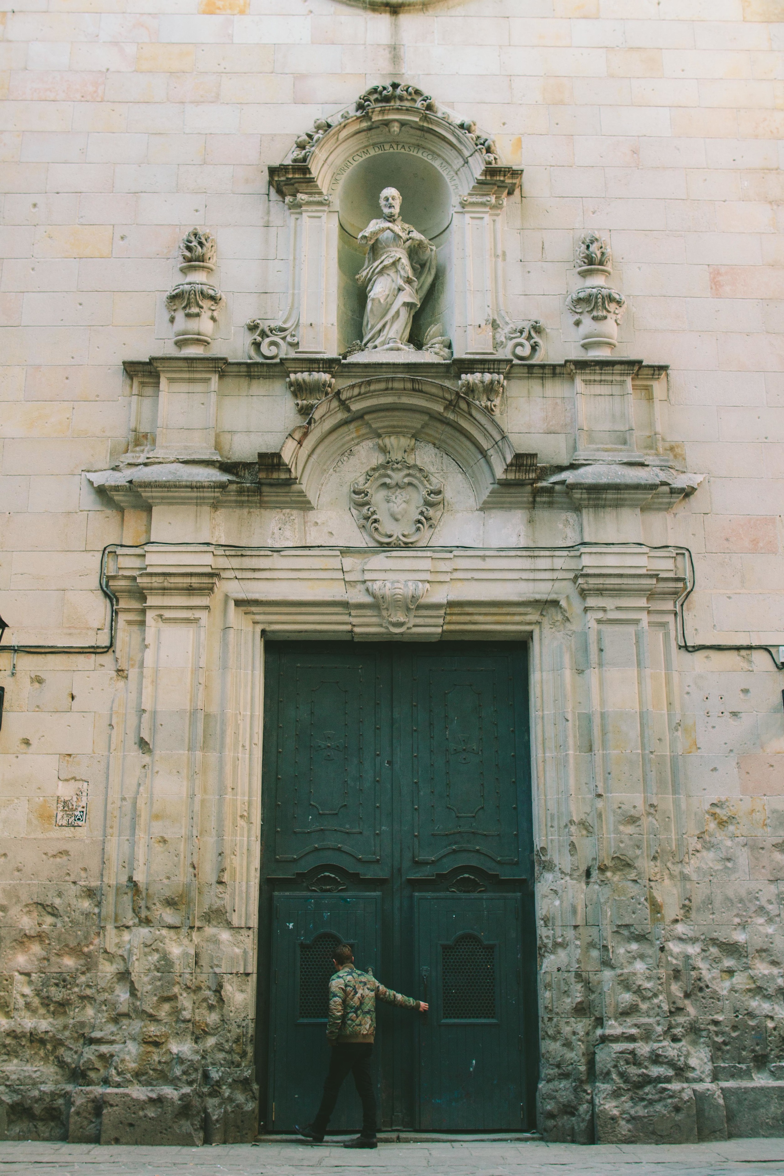 THE ETERNAL CHILD // SPAIN PART II // THE GOTHIC QUARTER Photo By Valerie Noell © 2013