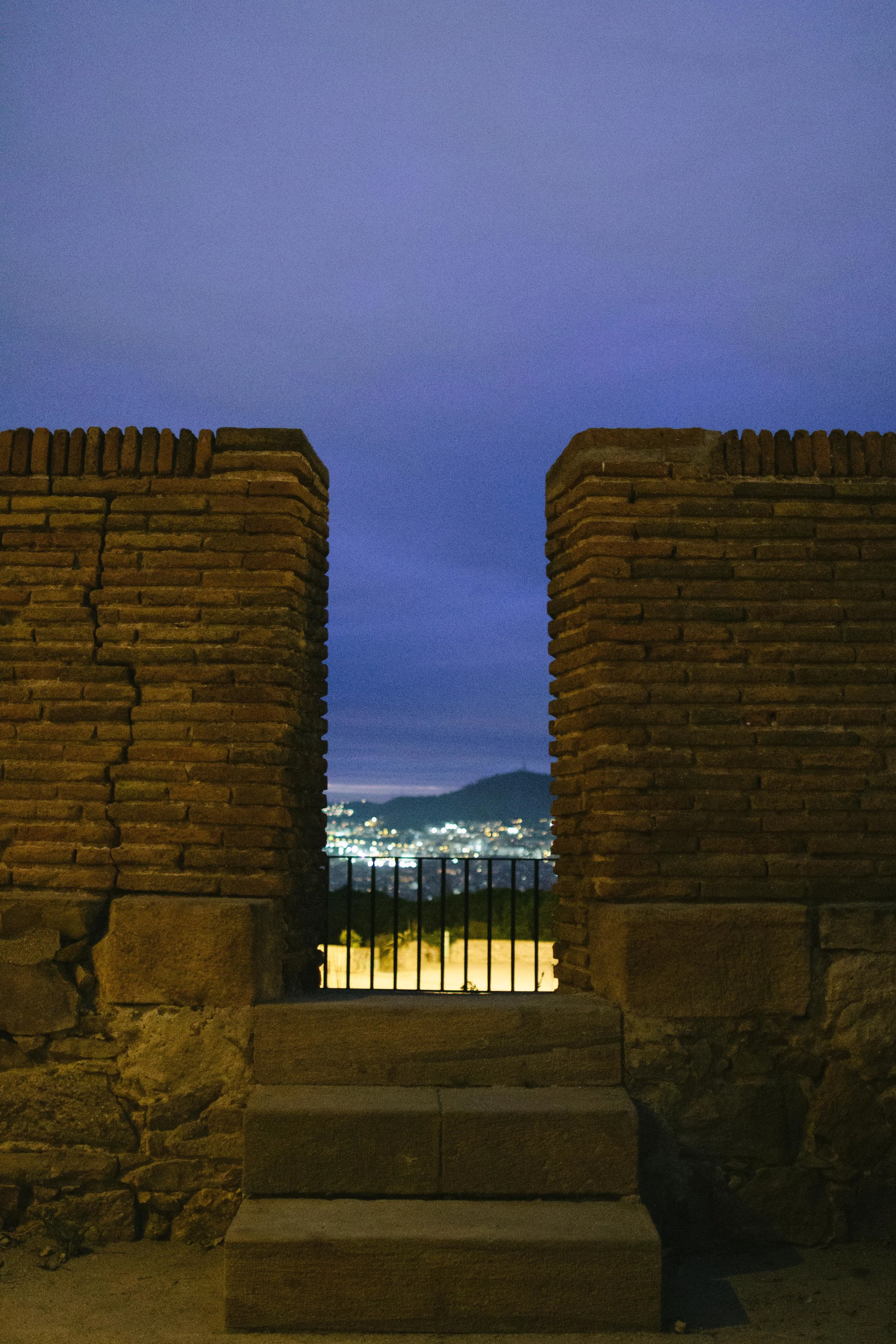 SPAIN PART V // BARCELONA AT NIGHT // THE ETERNAL CHILD // PHOTO BY © VALERIE NOELL