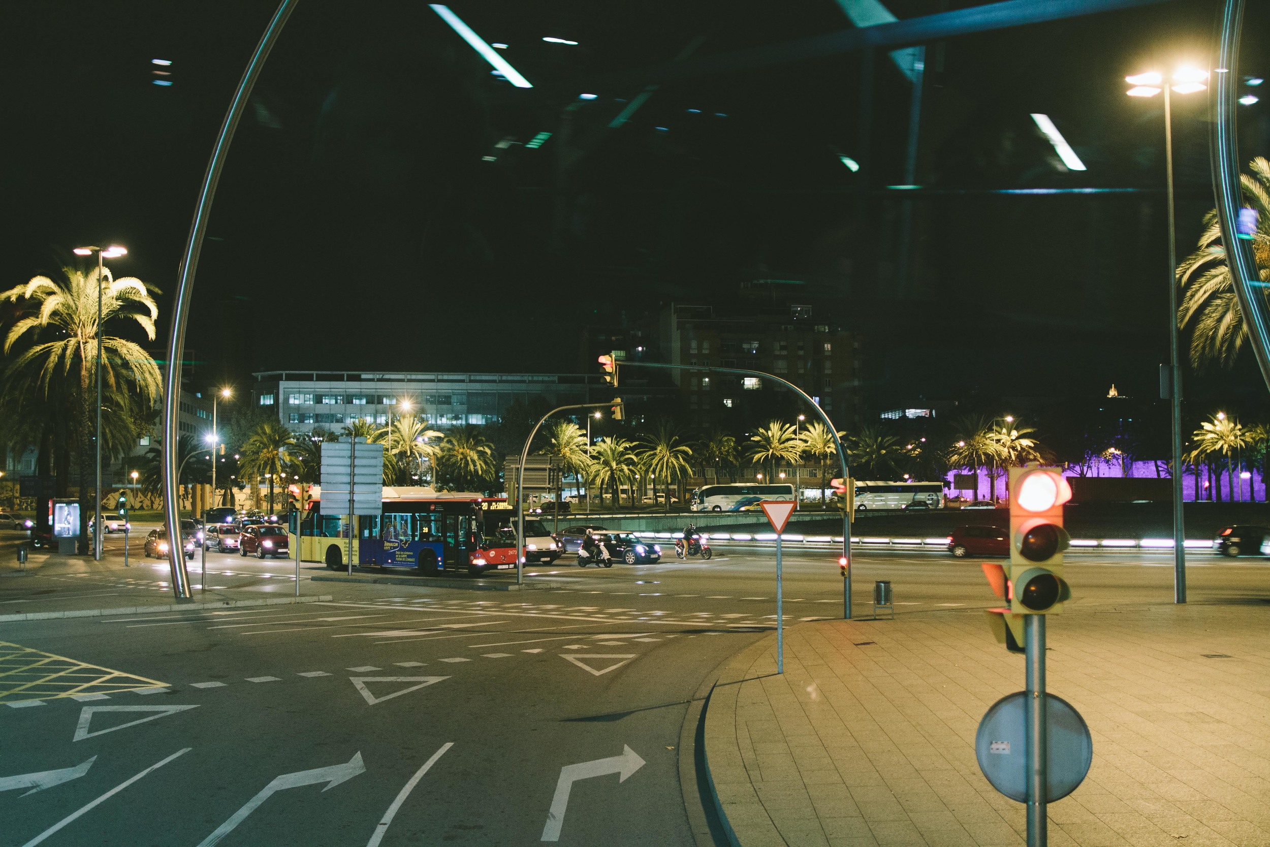 SPAIN PART V // BARCELONA AT NIGHT // THE ETERNAL CHILD // PHOTO BY © VALERIE NOELL