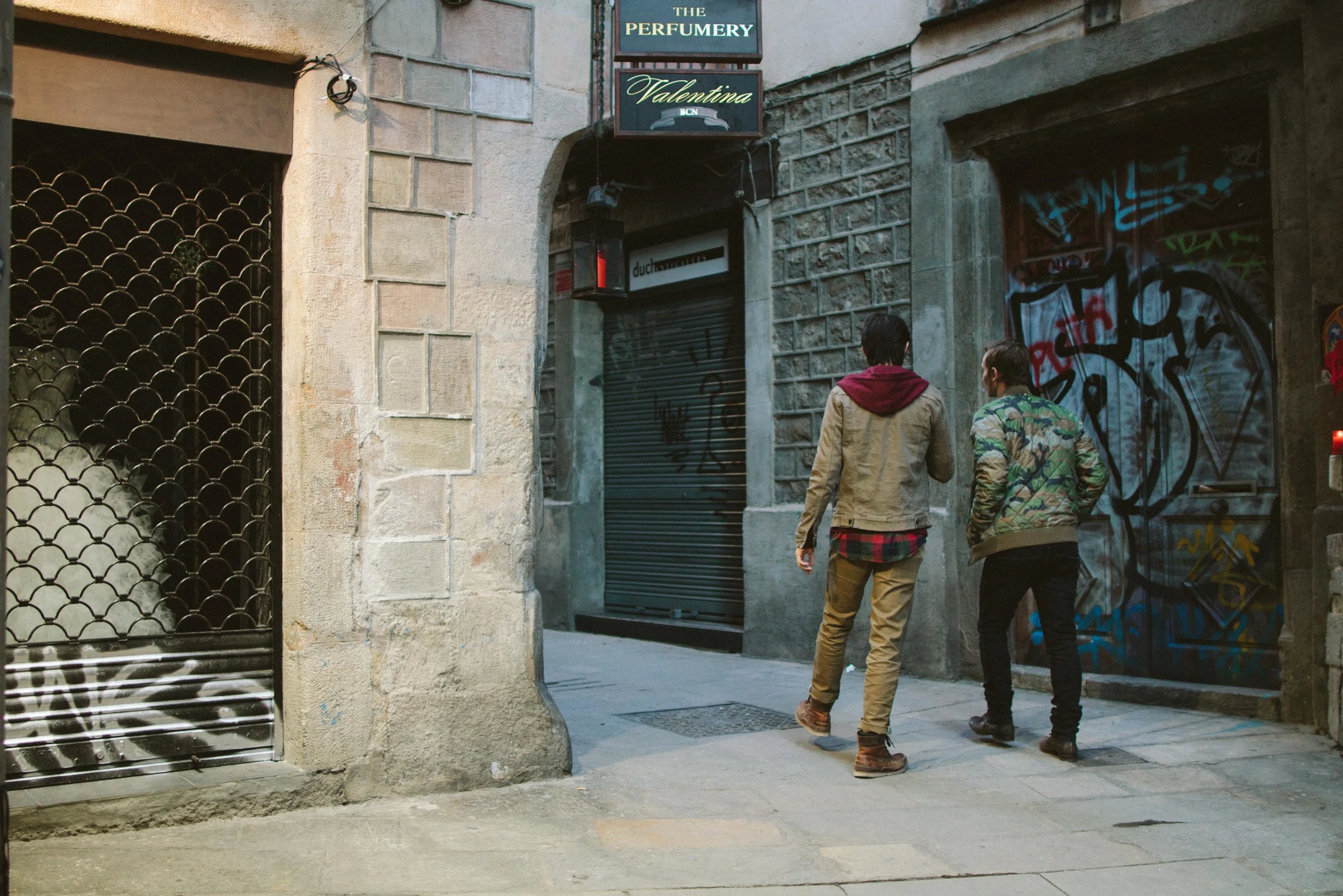 SPAIN PART IV // AN EVENING STROLL // THE ETERNAL CHILD / PHOTO BY © VALERIE NOELL