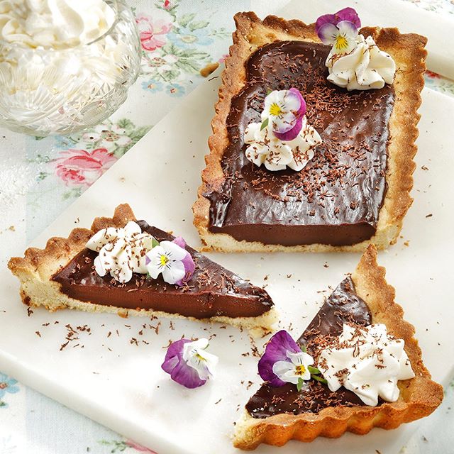 chocolate tart
Made by Anita Bakker and photographed by Svein Brimi for magazine Hjemmet.Les matsidene i Hjemmet denne uken og f&aring; de deilige oppskriftene! 
#ukebladethjemmet

#cakes#bakeglede#baking#foodphotography#cookmagazine#onthetable#norwe