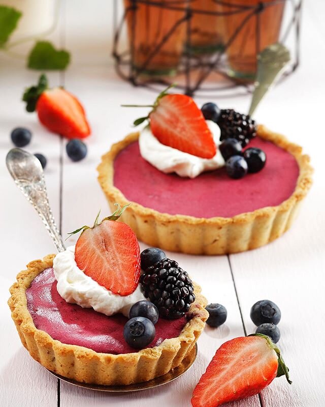 Berry Mousse Pie🍸

Made by Anita Bakker and photographed by Svein Brimi for magazine Hjemmet.Les matsidene i Hjemmet og f&aring; de deilige oppskriftene! 
#ukebladethjemmet

#cakes#bakeglede#baking#foodphotography#cookmagazine#onthetable#norwegianfo