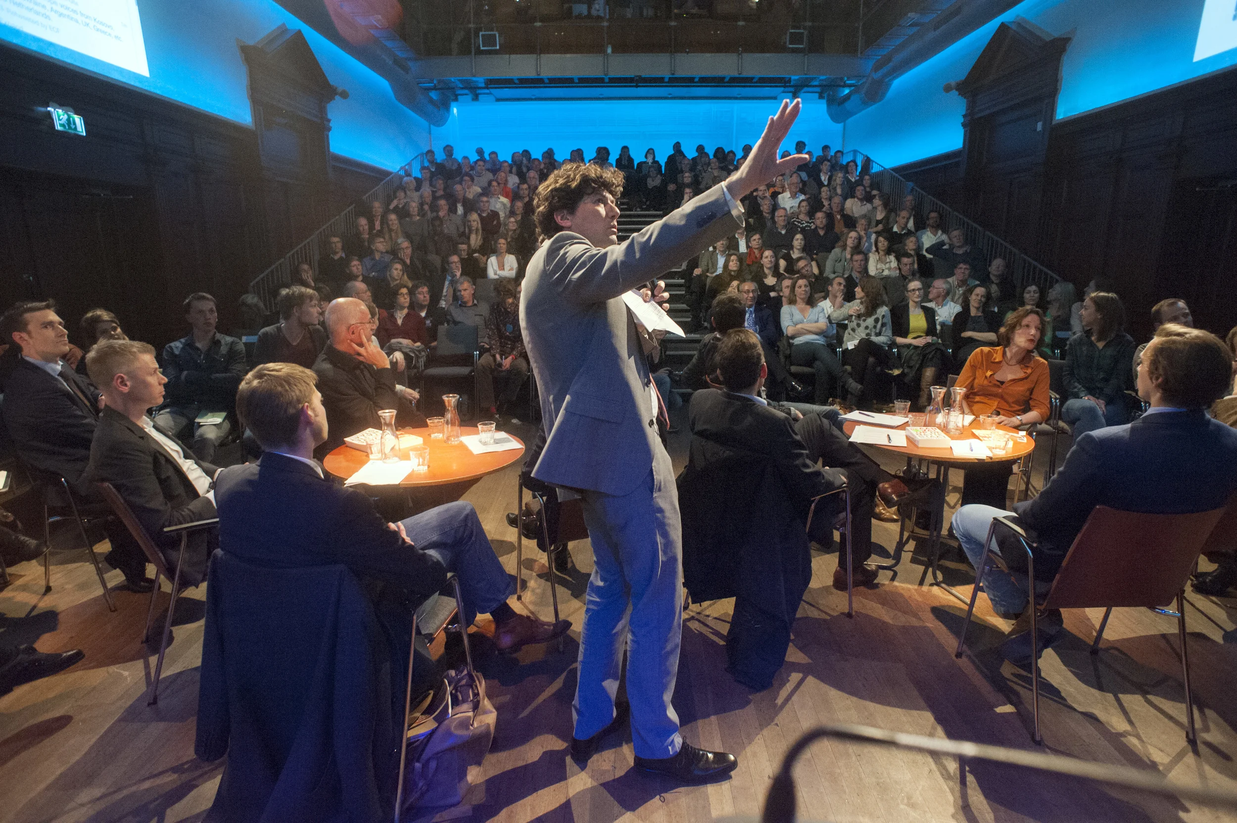Moderator Lennart Booij and the debate participants at De Balie on 10 April. ©Jan Boeve.