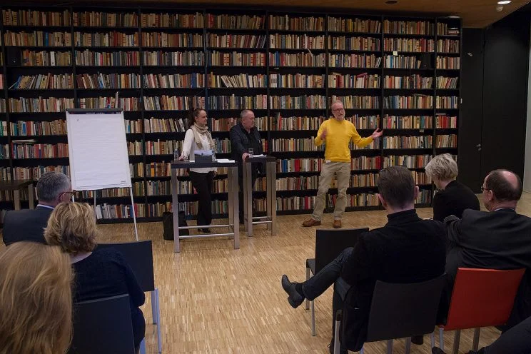 During the workshop. Photo by Jan Duker.