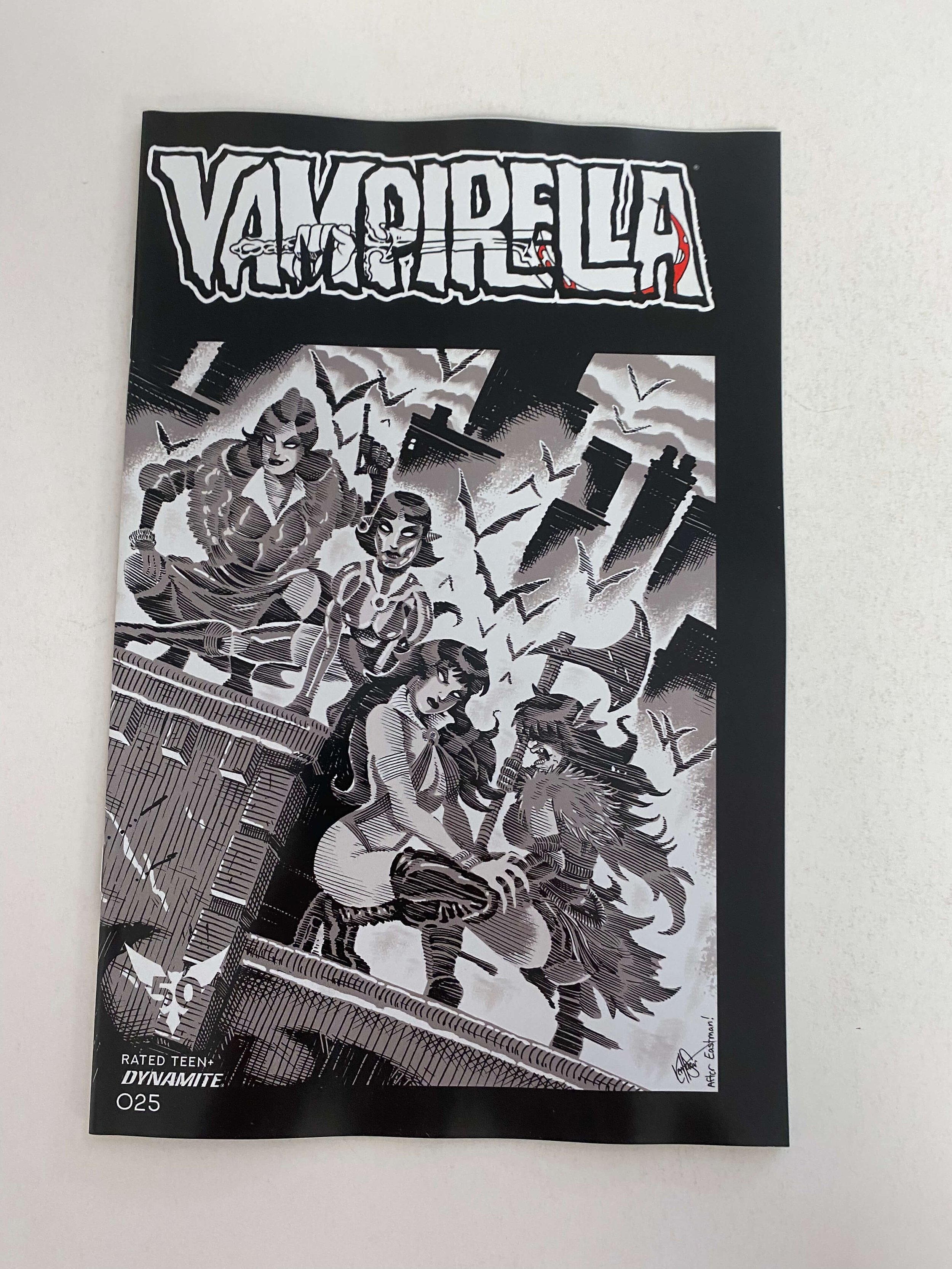 Vampirella # 14 Castro 1:7 Virgin FOC Variant Dynamite NM 