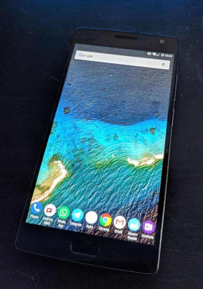 My Phone following the same minimalist theme as my Computer.