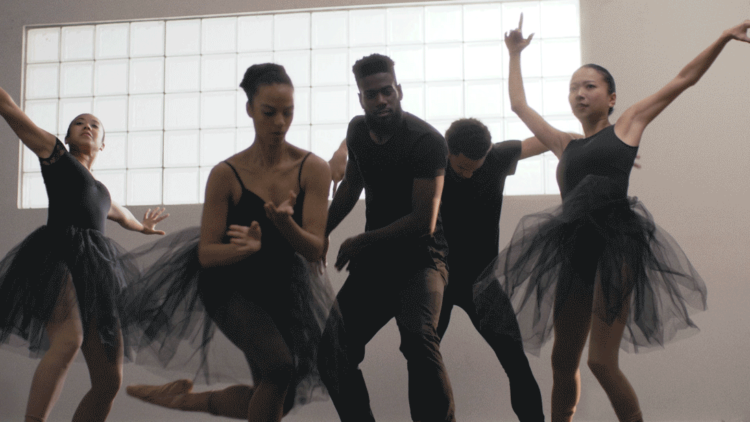Dance_-Middle.gif
