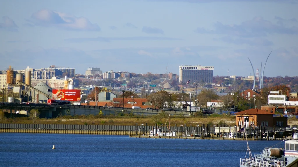  11th Street Bridge in DC. Tedeytan via VisualHunt / CC BY-SA