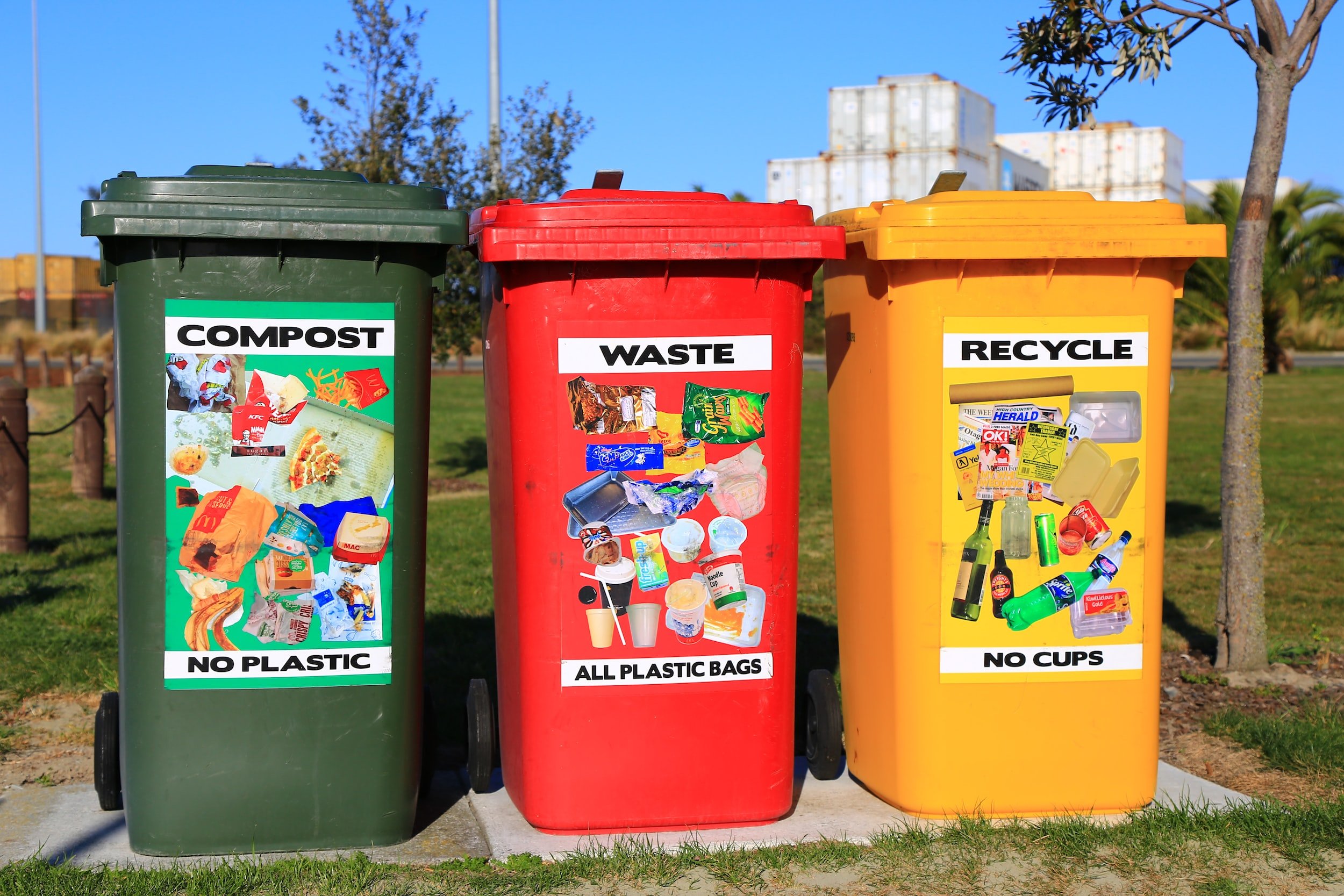 堆肥废物和回收箱