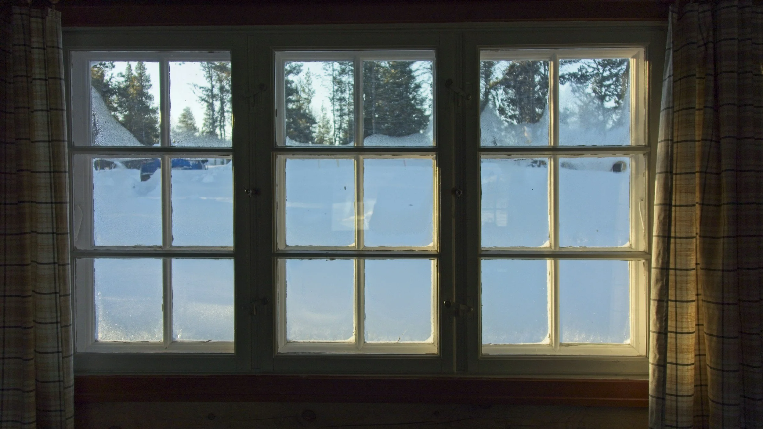 How to Save Energy at Home This Winter (Room-by-Room Guide)
