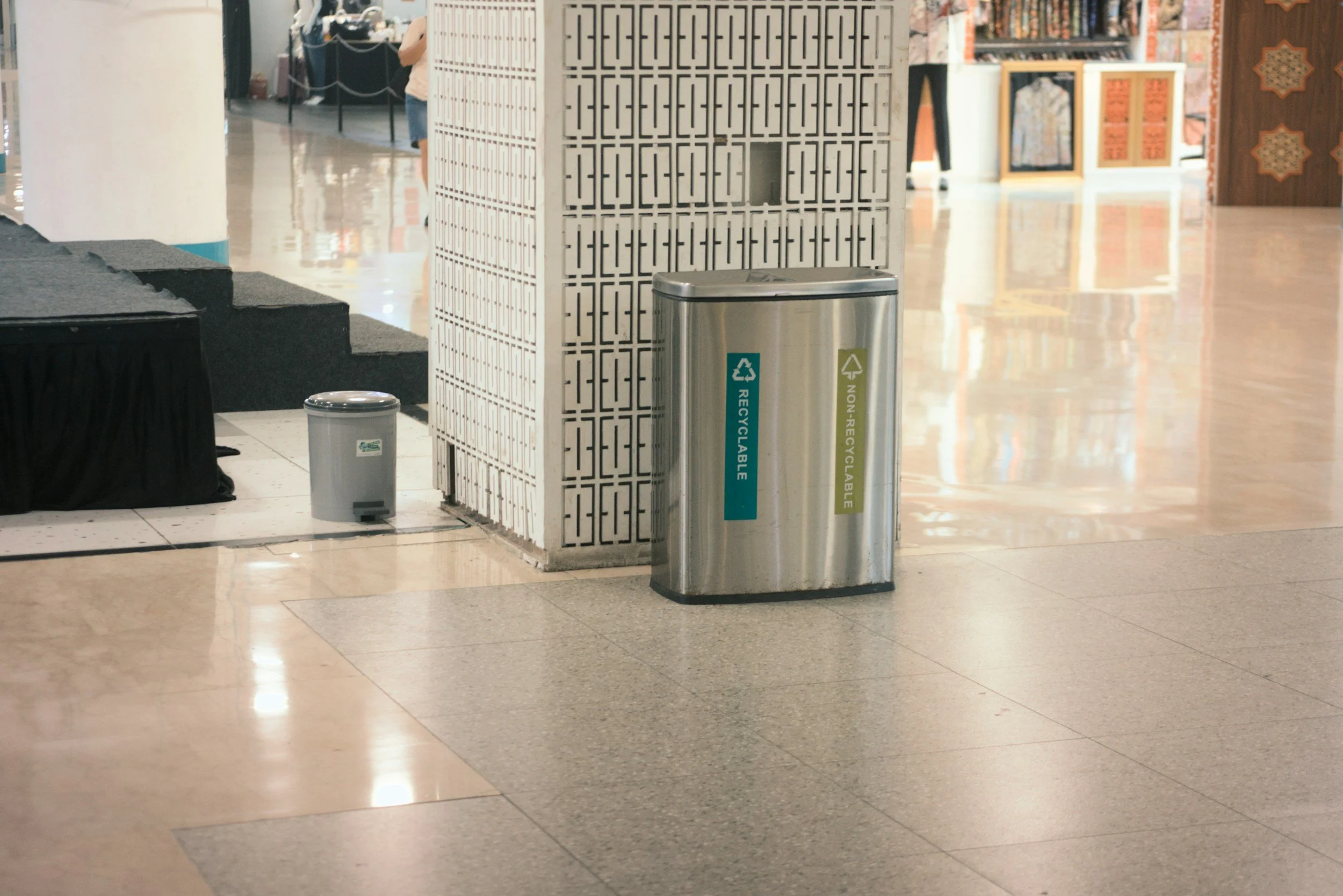 indoor multicompartment recycling bin