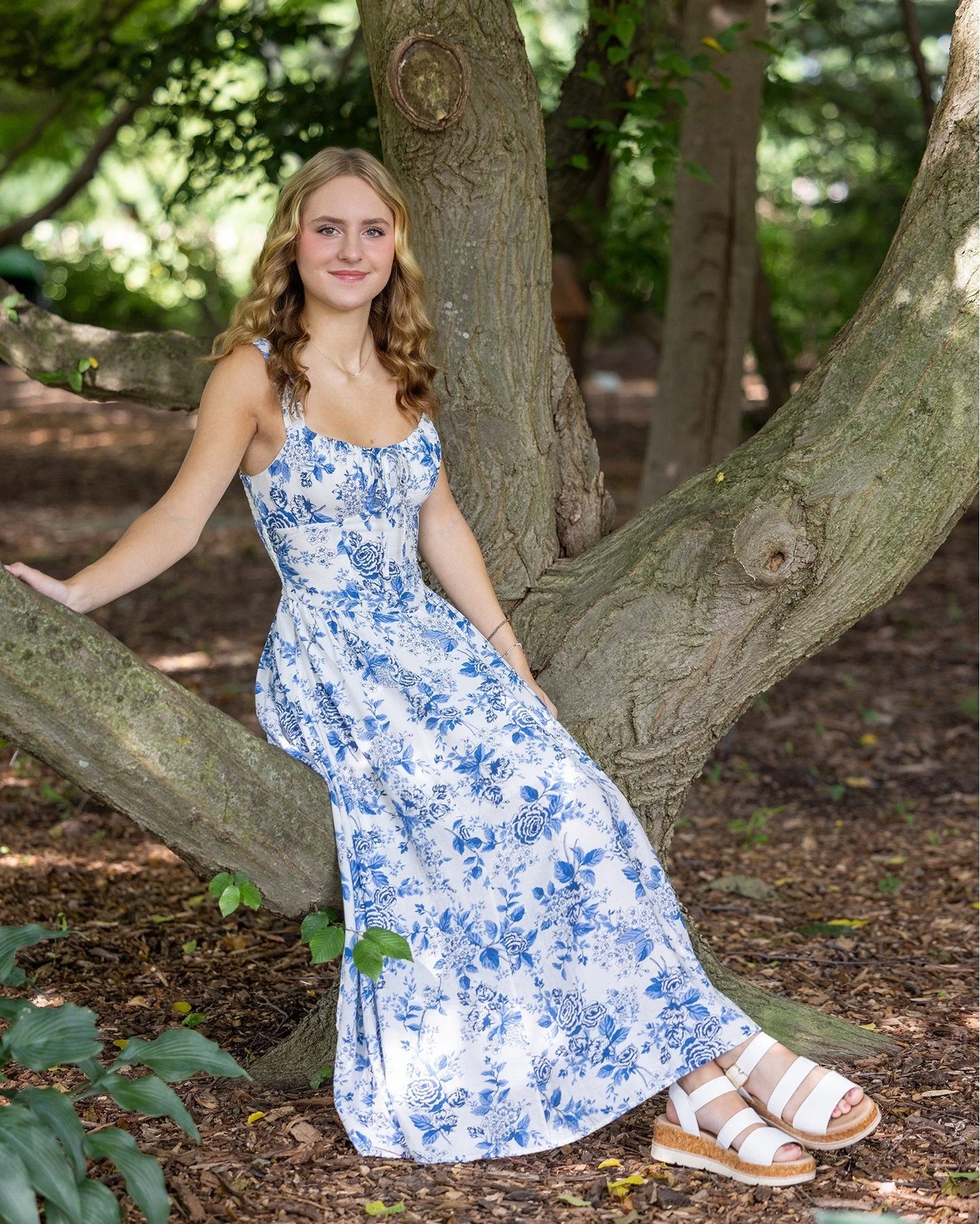 Class of 2027, now is the time to start scheduling your V Gallery Senior Portrait Session! #vgalleryseniors #vgalleryphoto #illinoisphotographer #seniorsunday @ava_gilles3 @angela418809