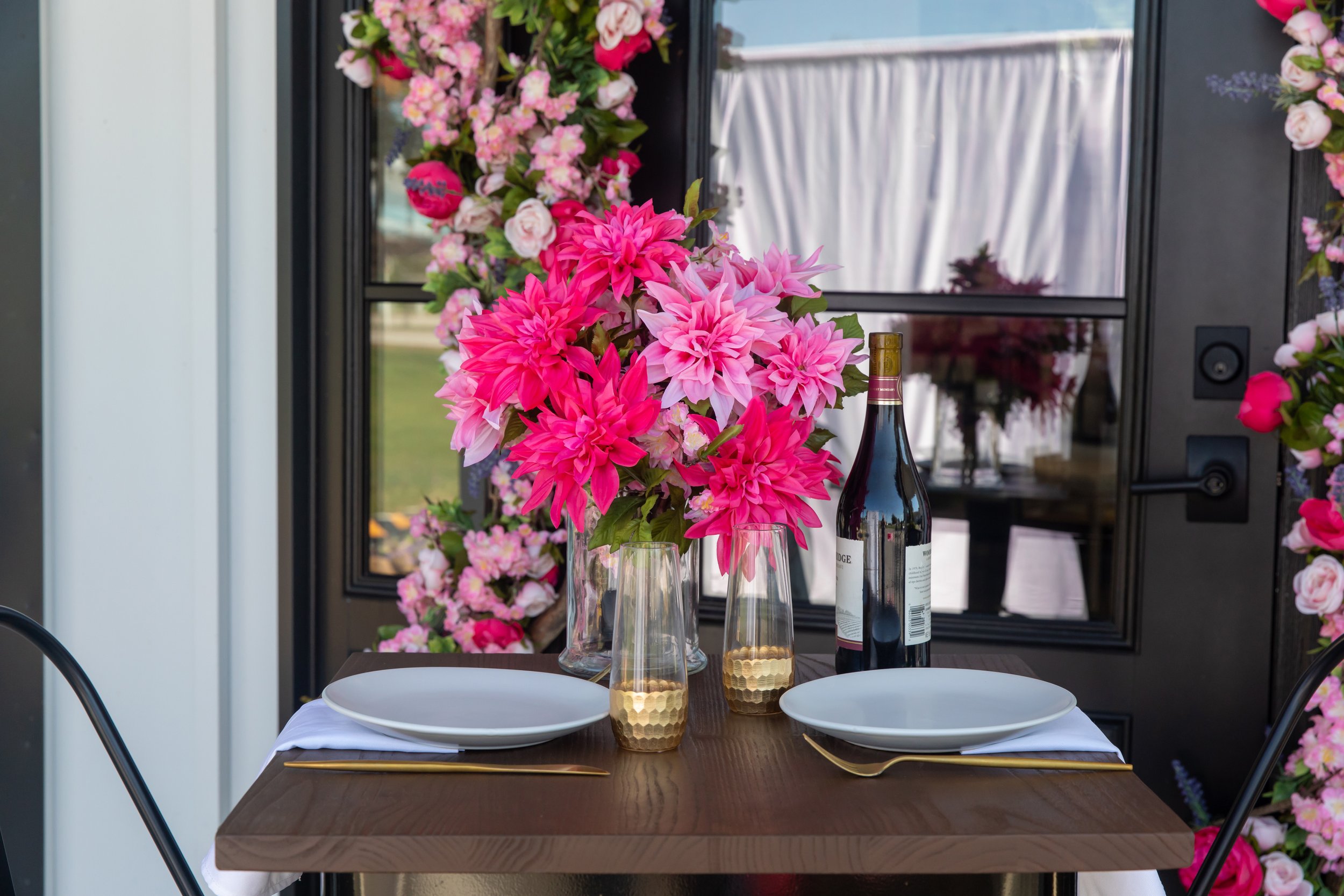 TN_dahlia-table-arrangement.jpg