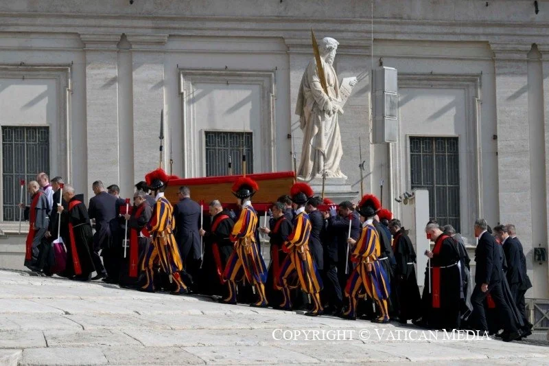 Geometría (349). Inscribir triángulo.