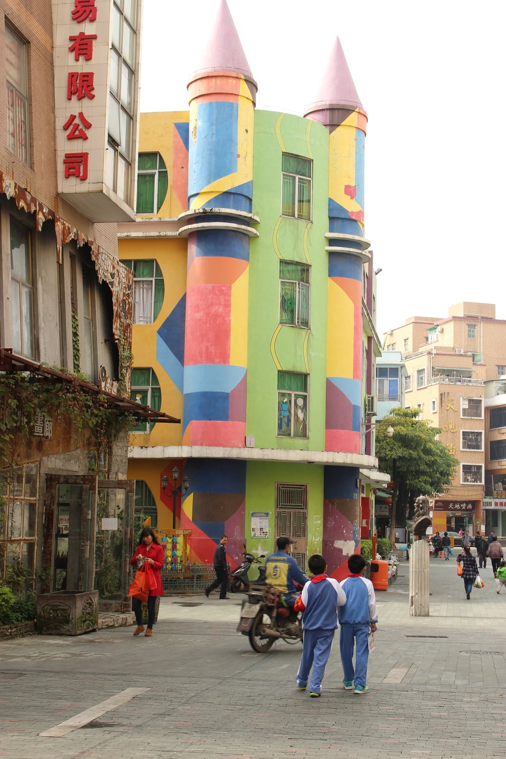  We were told that this colorful castle is a kindergarten!&nbsp; 