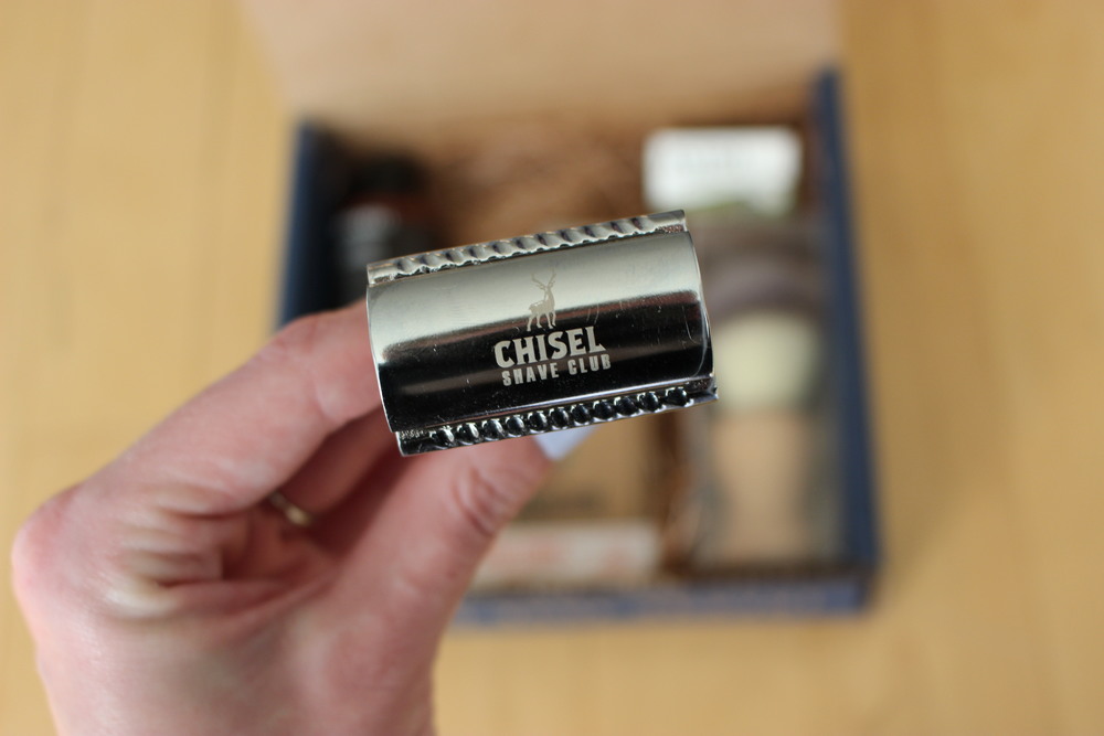  The safety razor with the Chisel logo. 