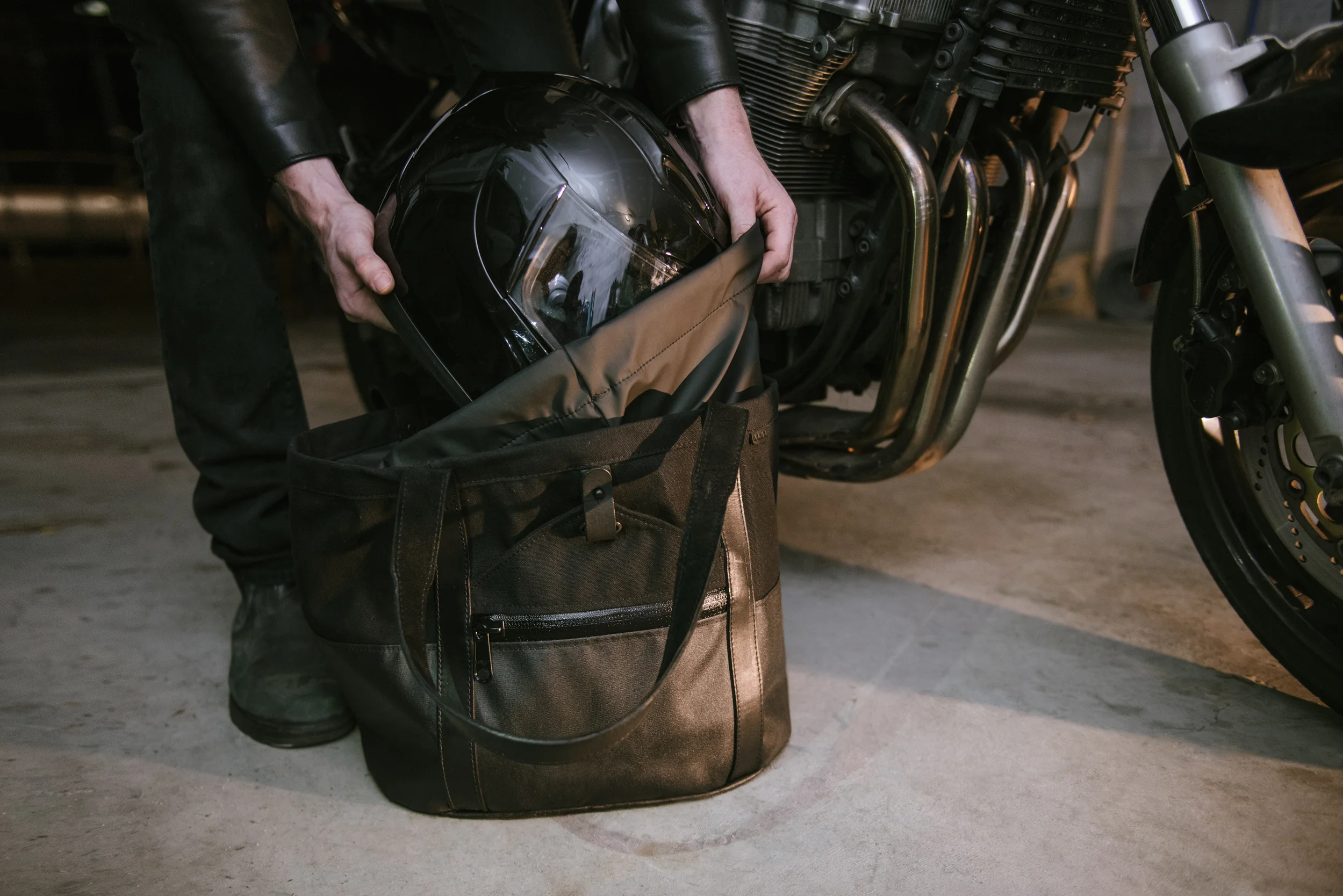 HelmetTote_A.jpg