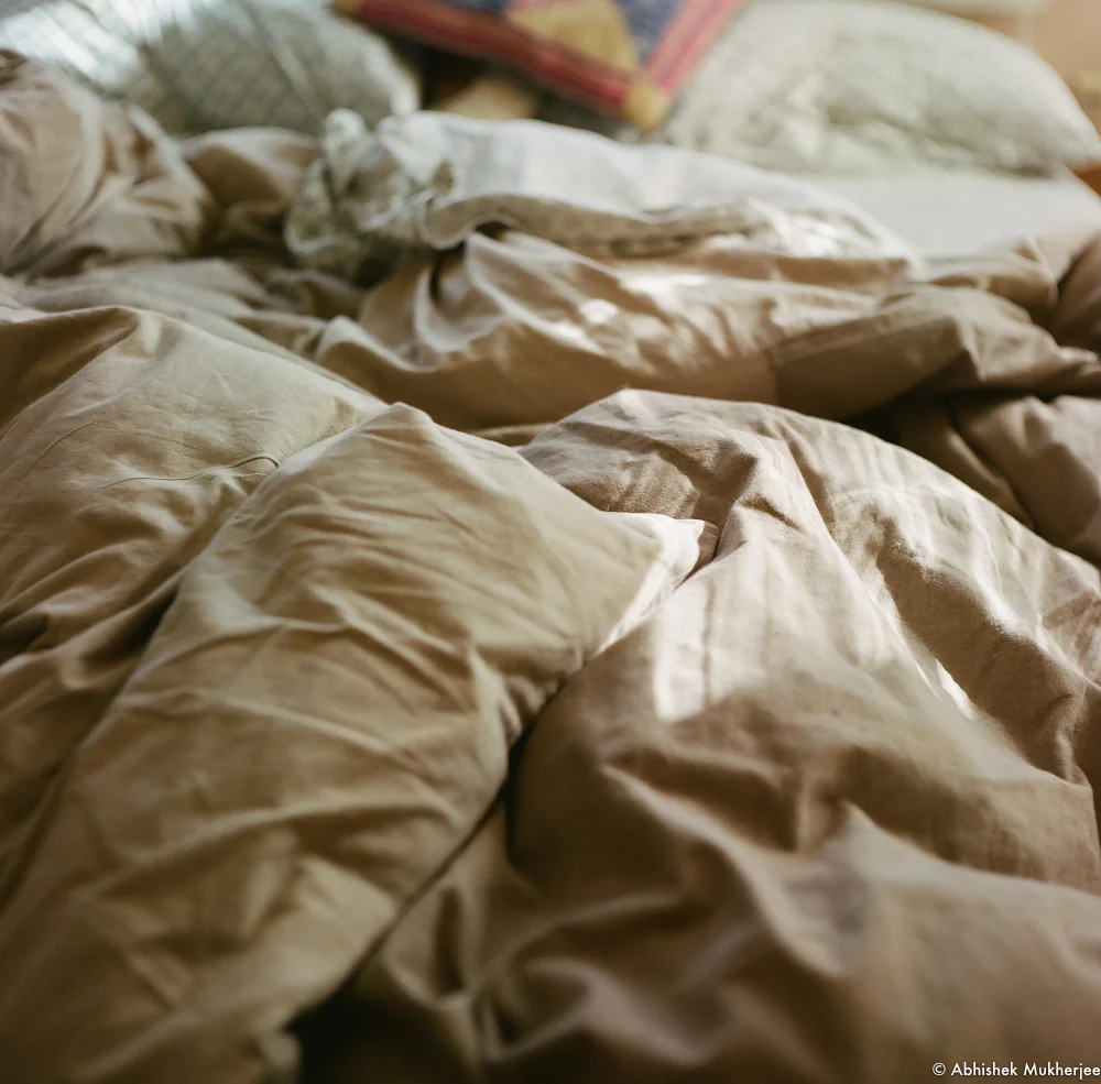 Duvet in the morning light, Provia 400 f4, 1/60 sec, handheld Shaded duvet in EV 5 to EV 8, placed EV 8 at zone 5 Highlights are EV 10, placed in zone 7