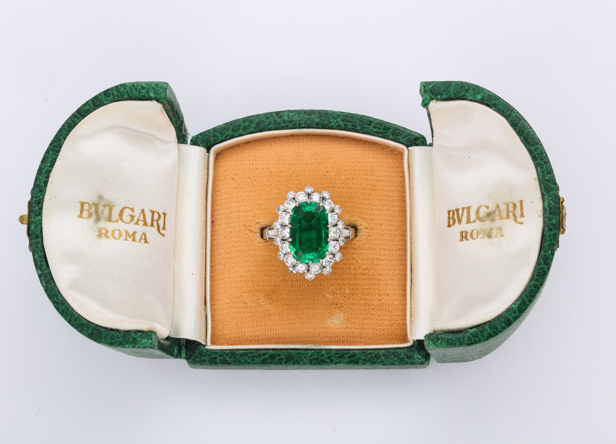 EL3082_Bulgari Colombian Emerald Ring 3.12cts.jpg